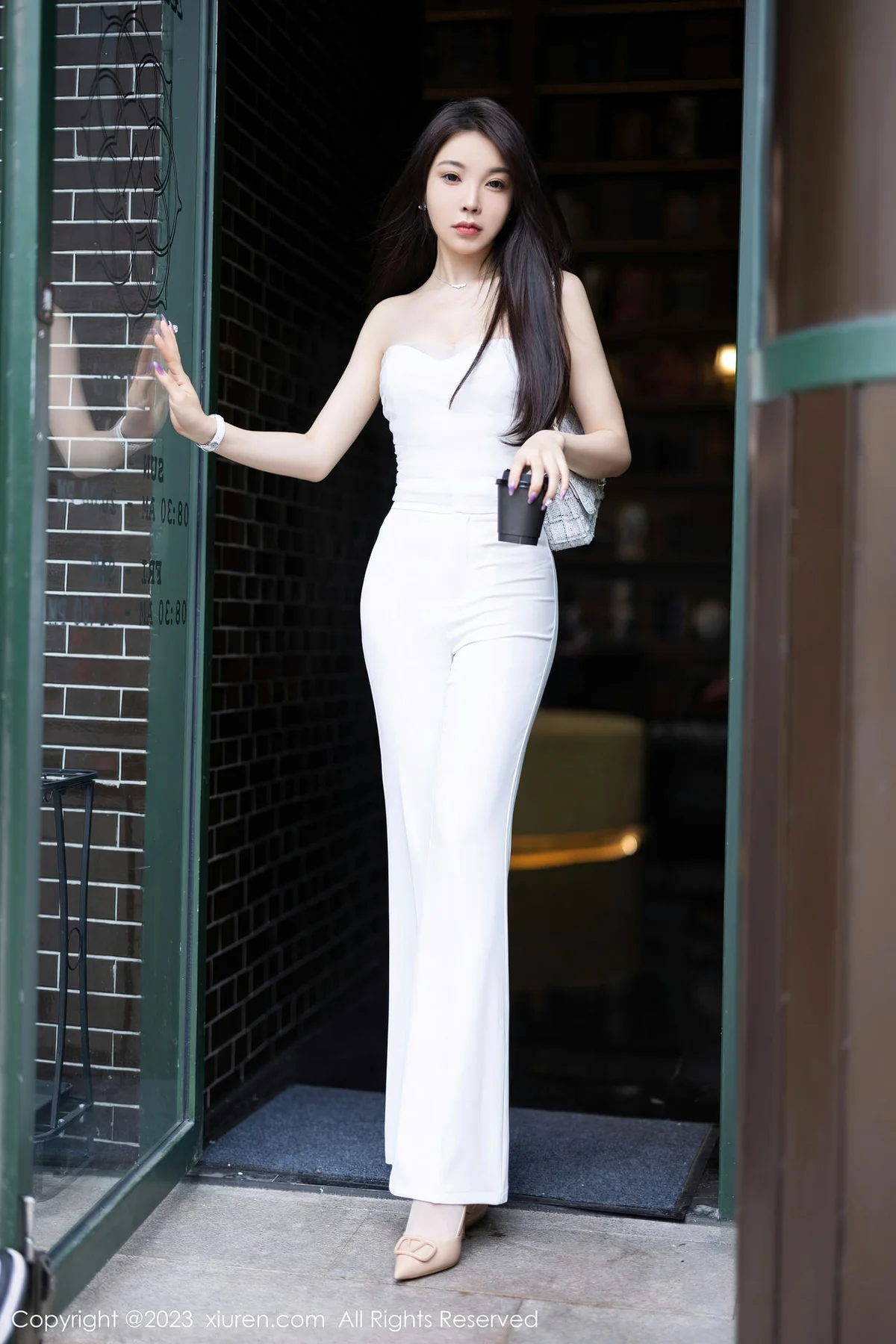 XiuRen 秀人 No.6628 徐莉芝Booty 娇美身段性感十足写真1 - 5