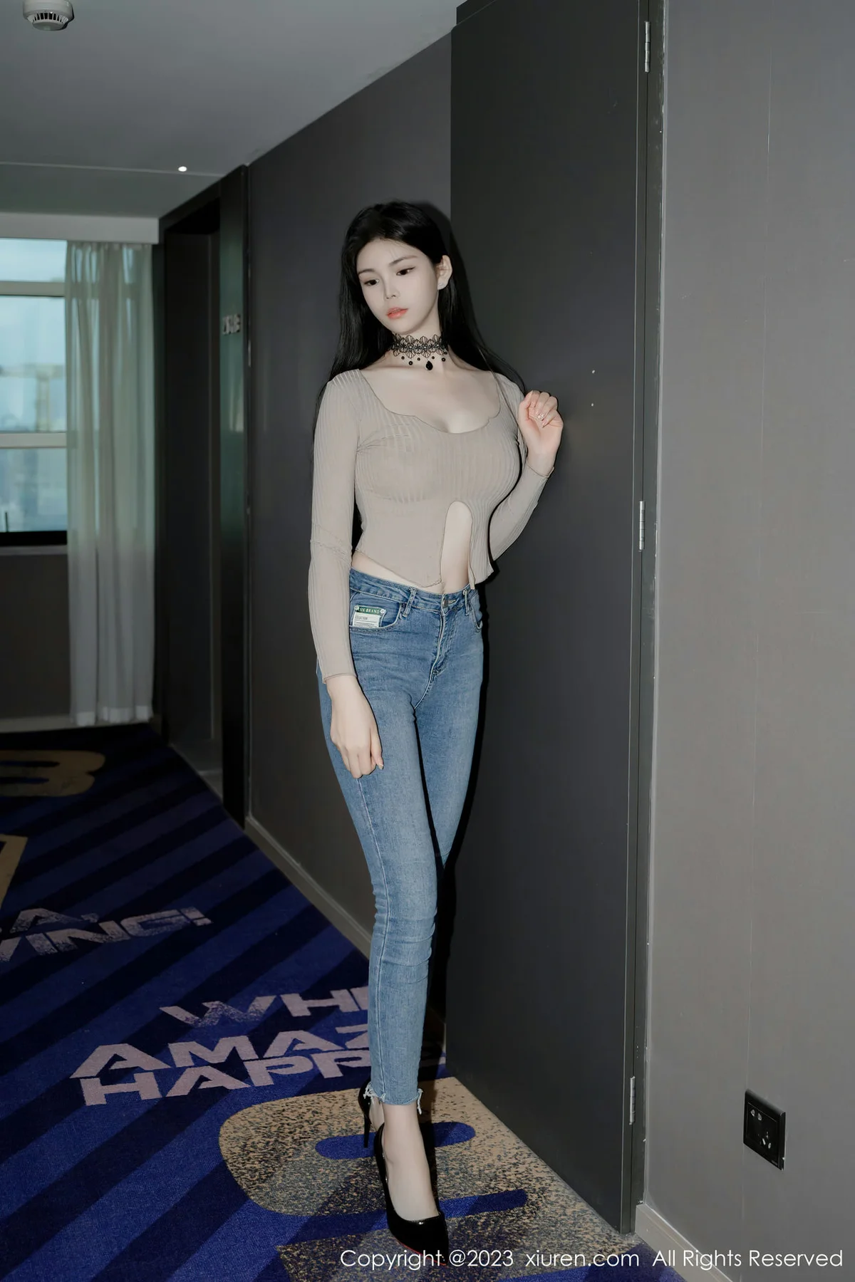 XiuRen 秀人 No.6636 雪糕CiCi 美腿修长俏丽性感写真 - 5