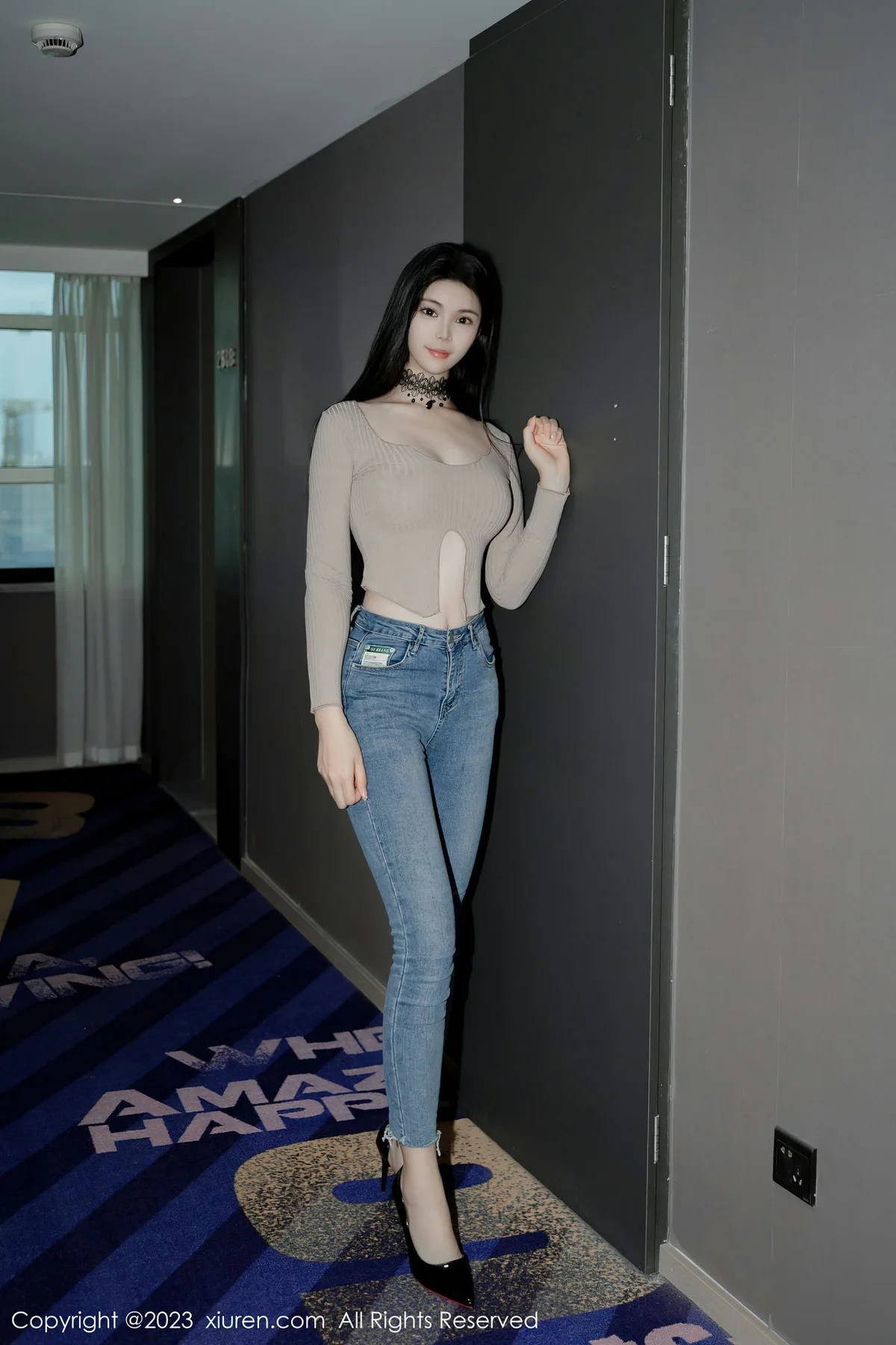 XiuRen 秀人 No.6636 雪糕CiCi 美腿修长俏丽性感写真 - 6