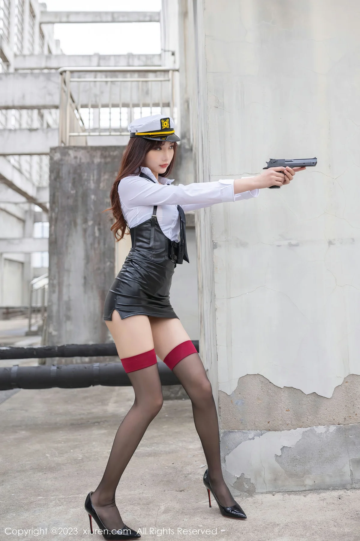 XiuRen 秀人 No.6653 陆萱萱 女警装扮性感写真11 - 9