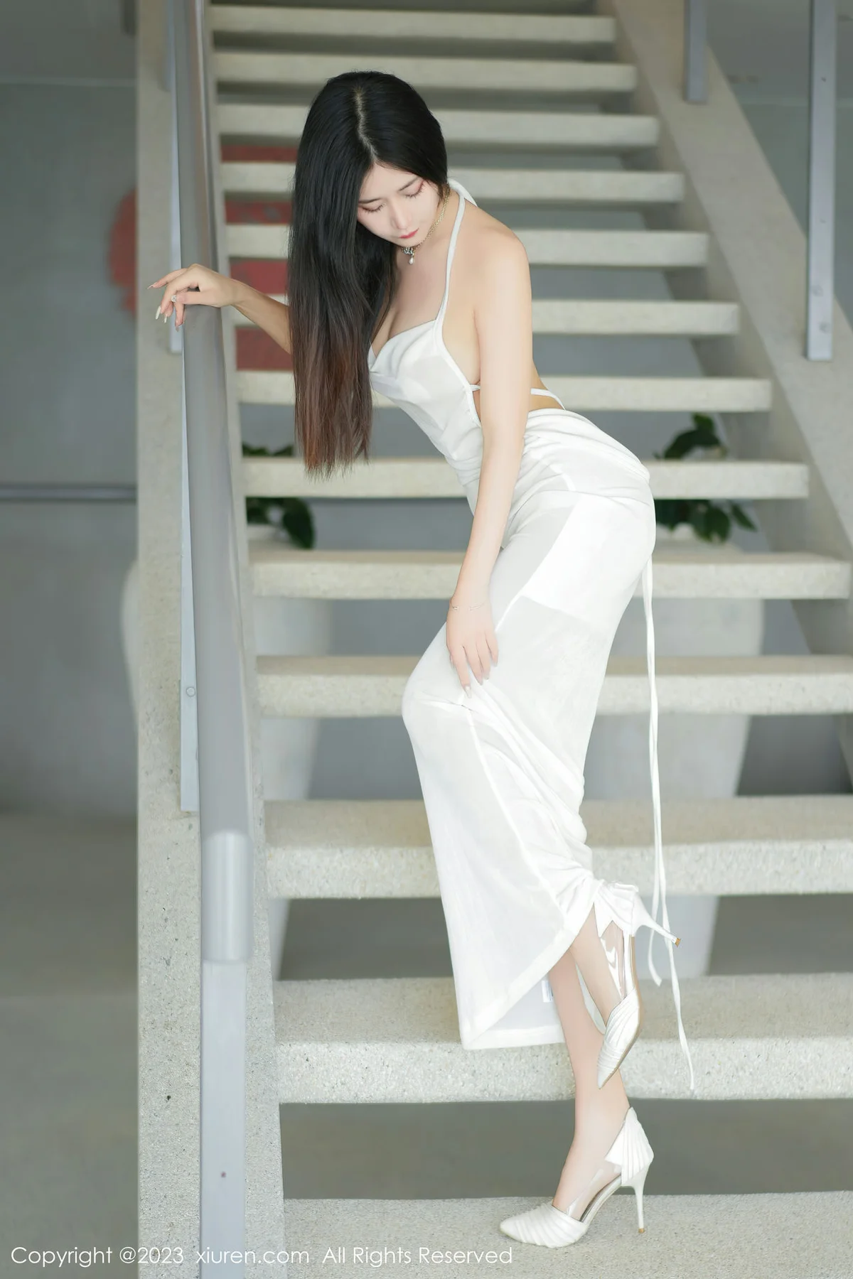 XiuRen 秀人 No.6678 laura阿姣 白色吊带长裙性感写真22 - 3