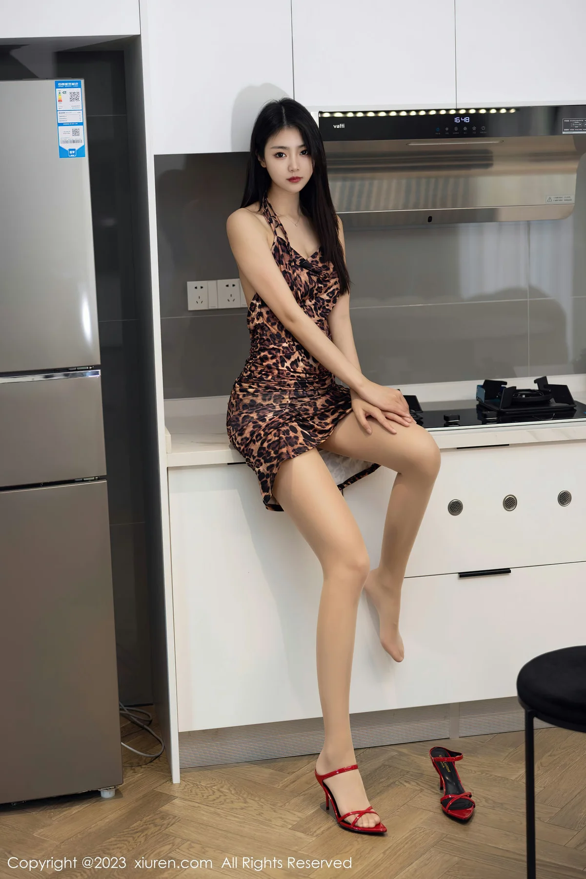 XiuRen 秀人 No.6703 可樂Vicky 豹纹连衣短裙性感写真33 - 1