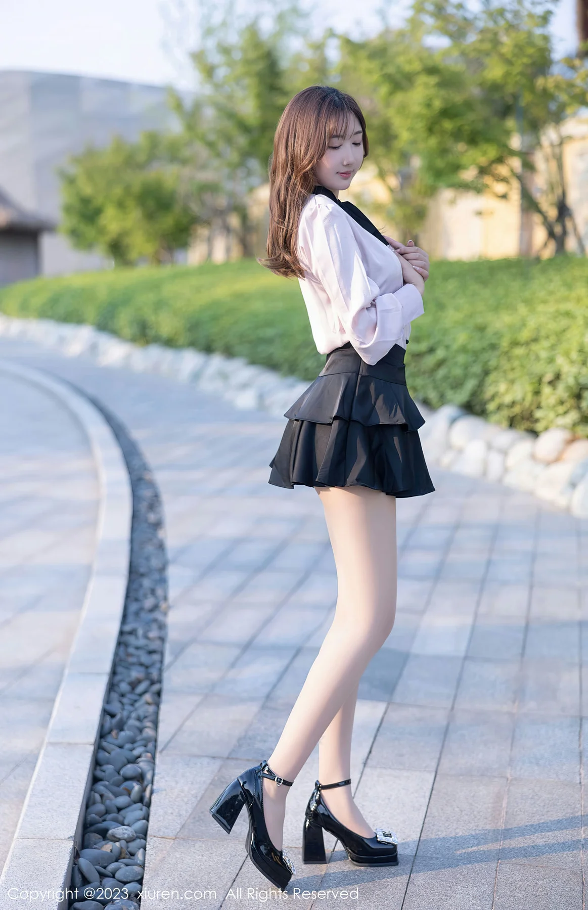 XiuRen 秀人 No.6721 江真真 户外黑色轻透内衣写真1 - 3