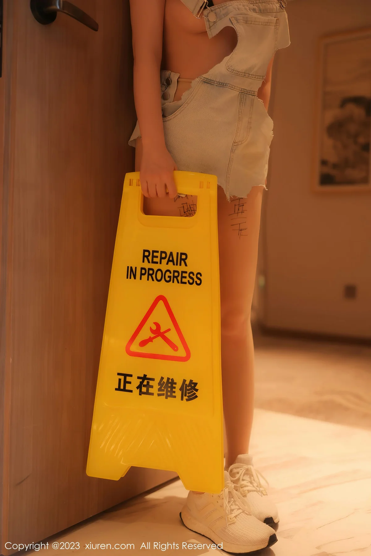 XiuRen 秀人 No.6760 豆瓣酱 维修工装扮性感写真3 - 2