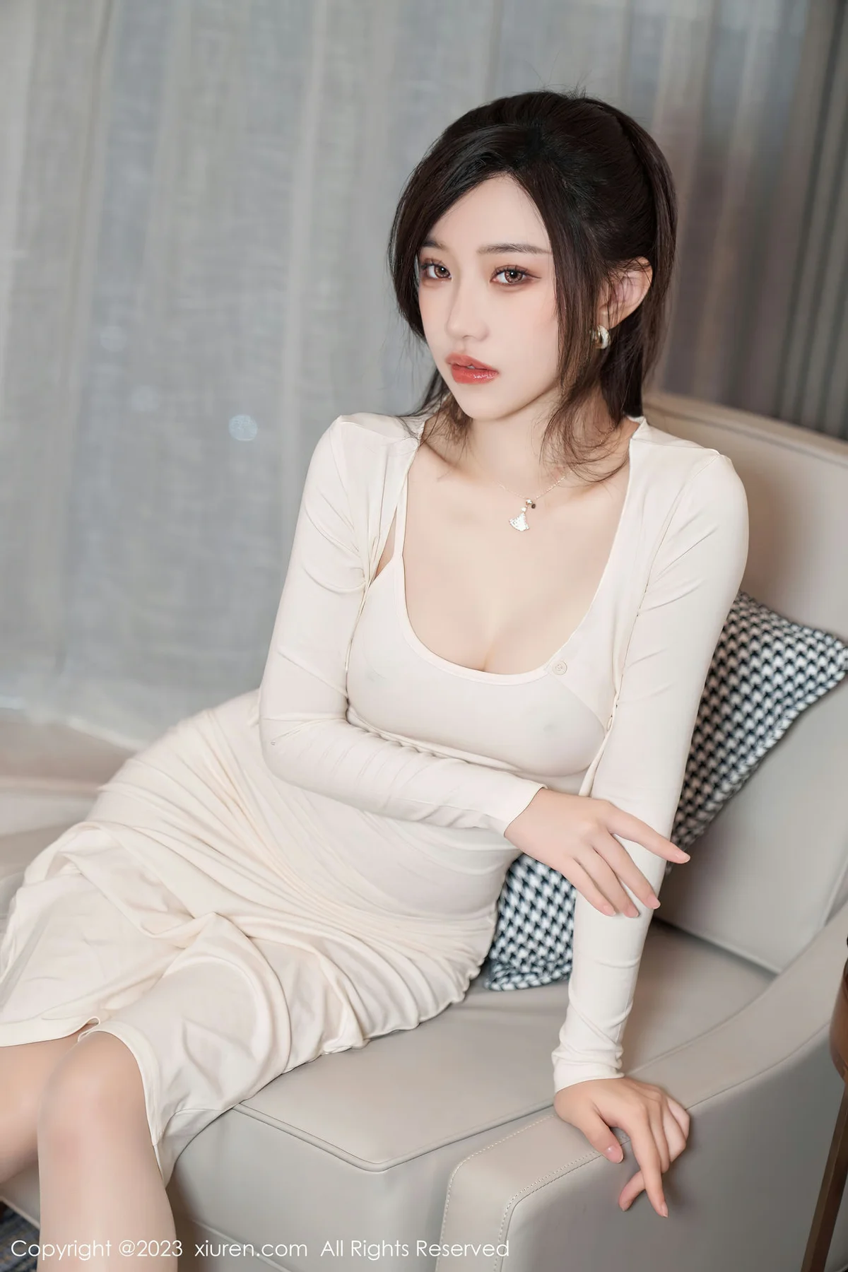 XiuRen 秀人 No.6761 妙可可Cheese 诱人原色丝袜性感写真2 - 1