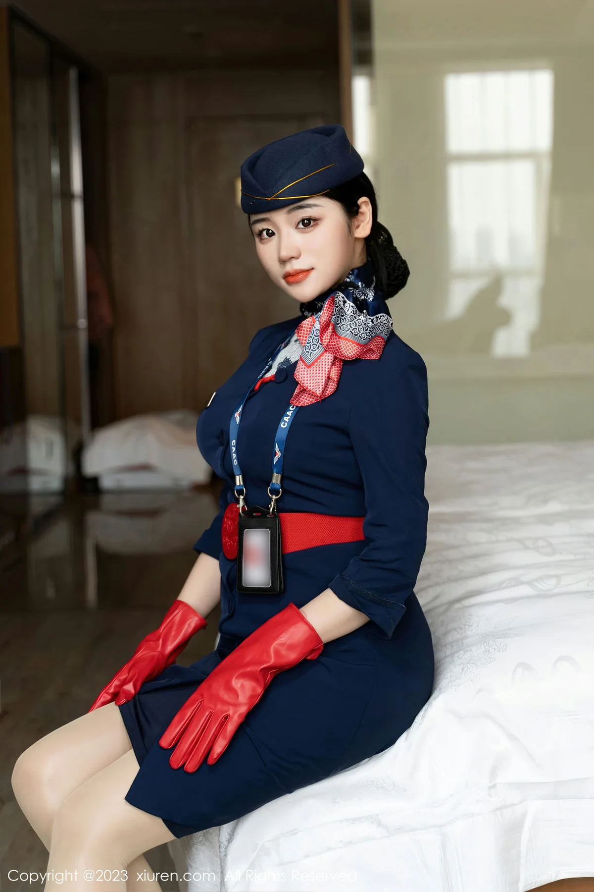 XiuRen 秀人 No.6790 汐汐爱吃草莓 空乘小姐姐性感写真 - 1