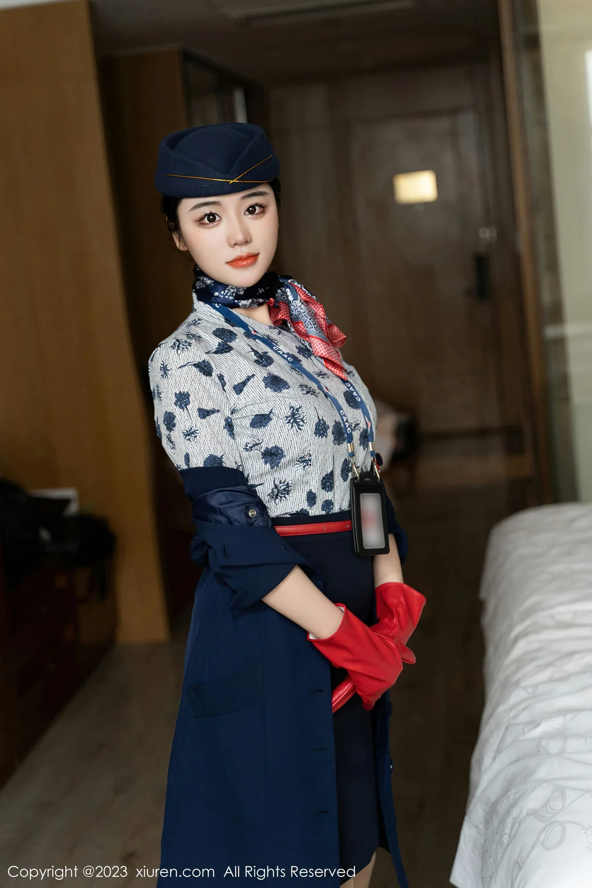 XiuRen 秀人 No.6790 汐汐爱吃草莓 空乘小姐姐性感写真 - 3