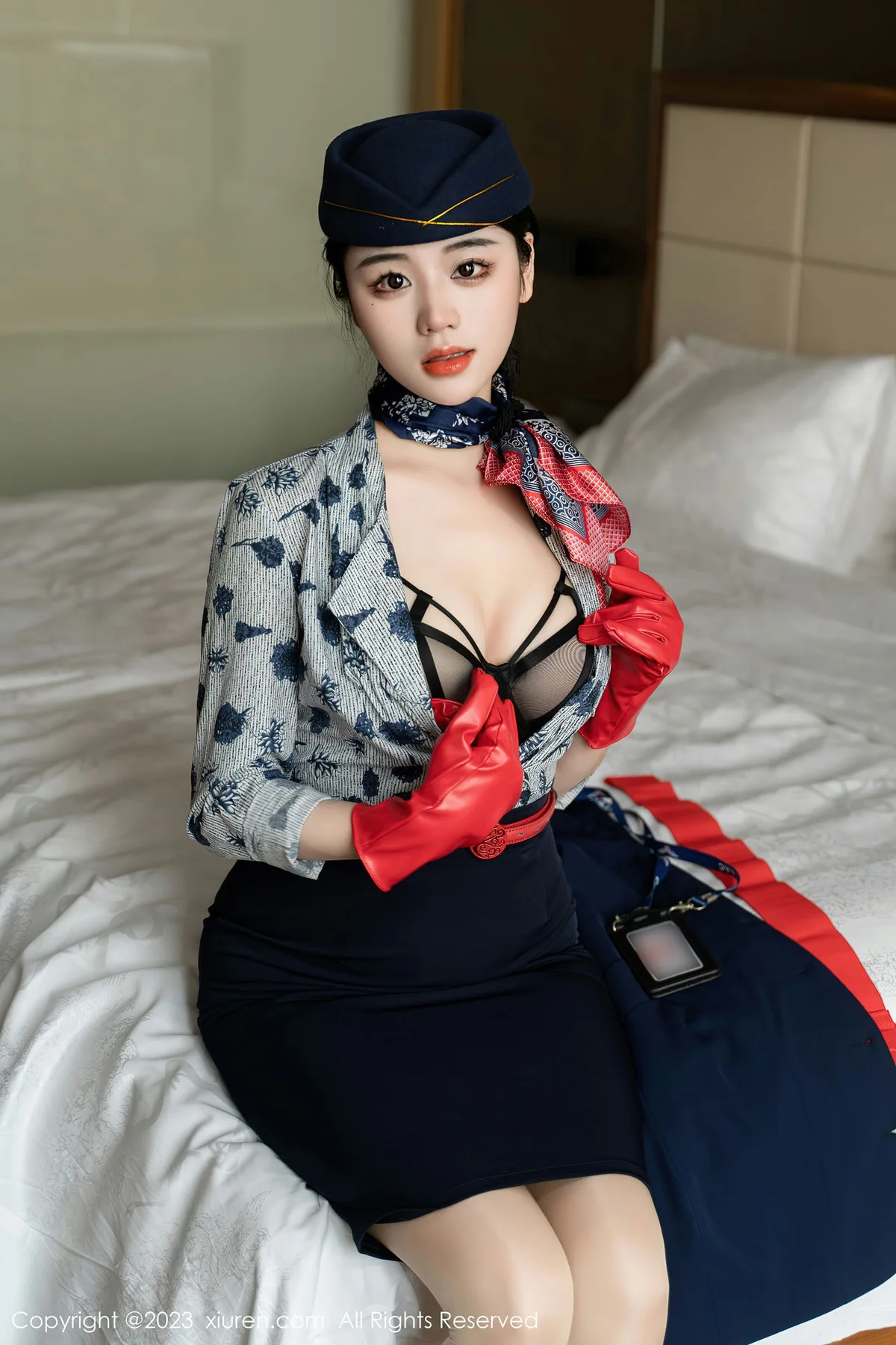 XiuRen 秀人 No.6790 汐汐爱吃草莓 空乘小姐姐性感写真 - 6