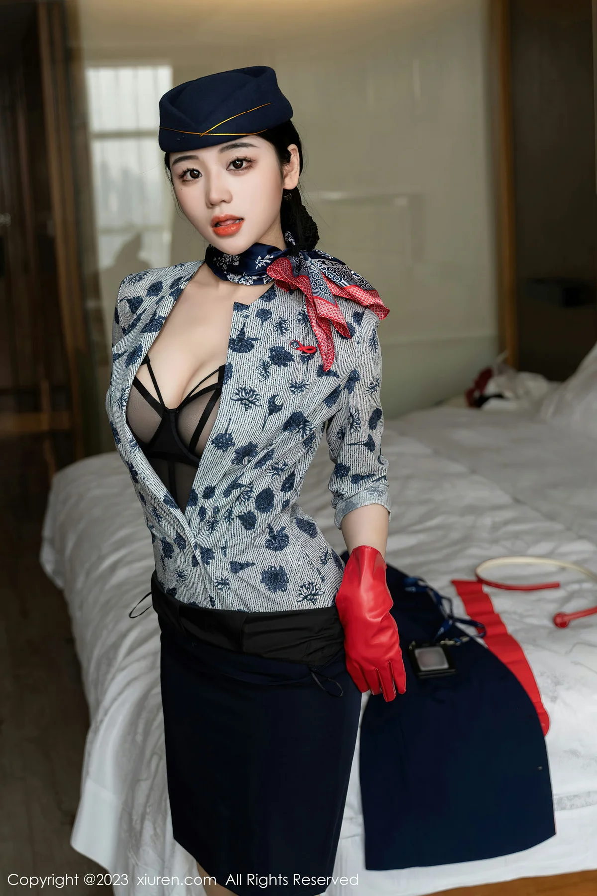 XiuRen 秀人 No.6790 汐汐爱吃草莓 空乘小姐姐性感写真 - 10