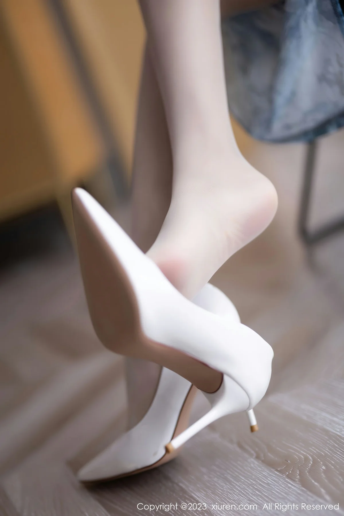 XiuRen 秀人 No.6812 王馨瑶yanni 花色连衣裙性感写真1 - 4