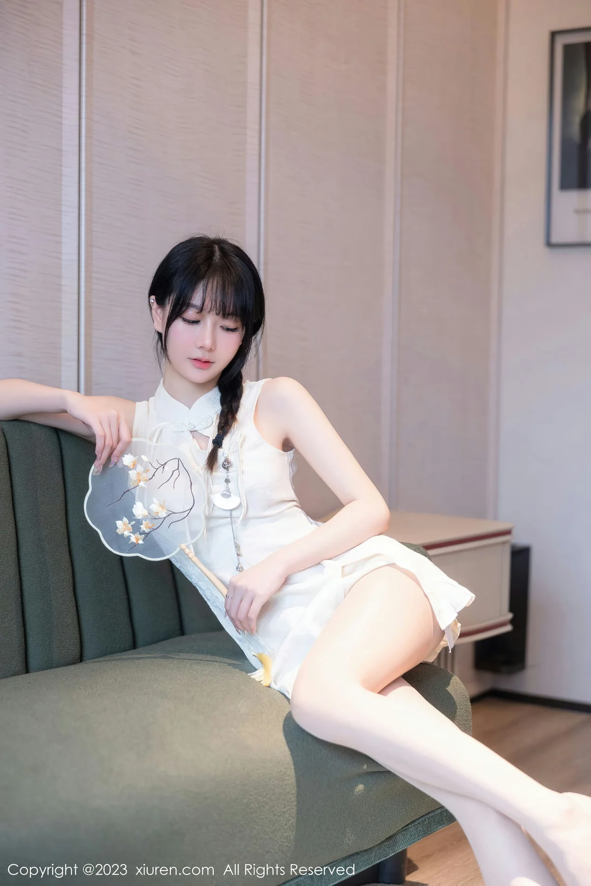 XiuRen 秀人 No.6813 幼幼 白色旗袍性感写真111 - 5