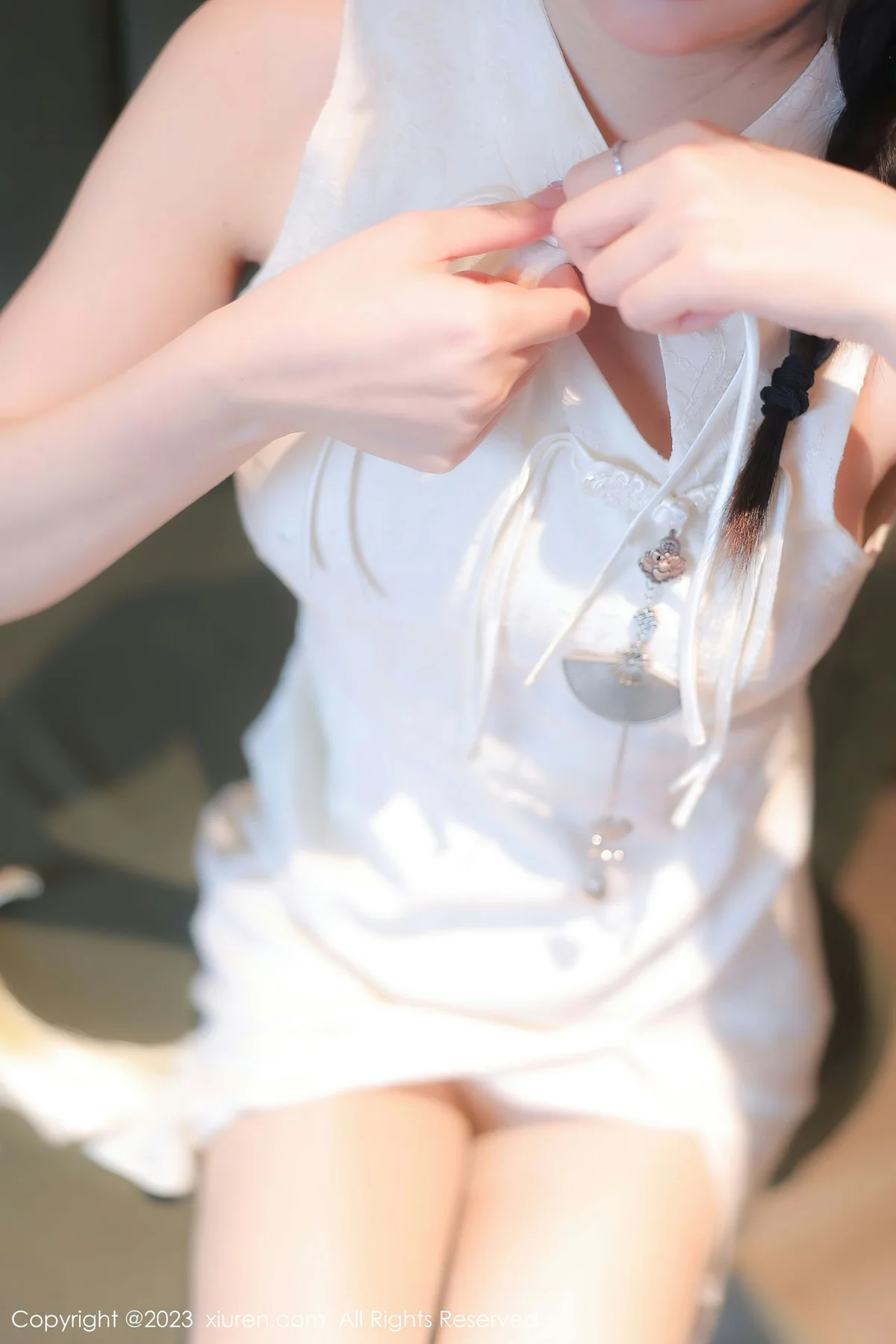 XiuRen 秀人 No.6813 幼幼 白色旗袍性感写真111 - 7