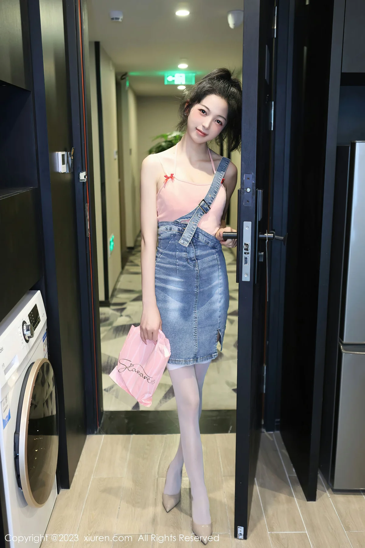 XiuRen 秀人 No.6816 茜茜Kimi 情趣护士服性感写真1 - 1