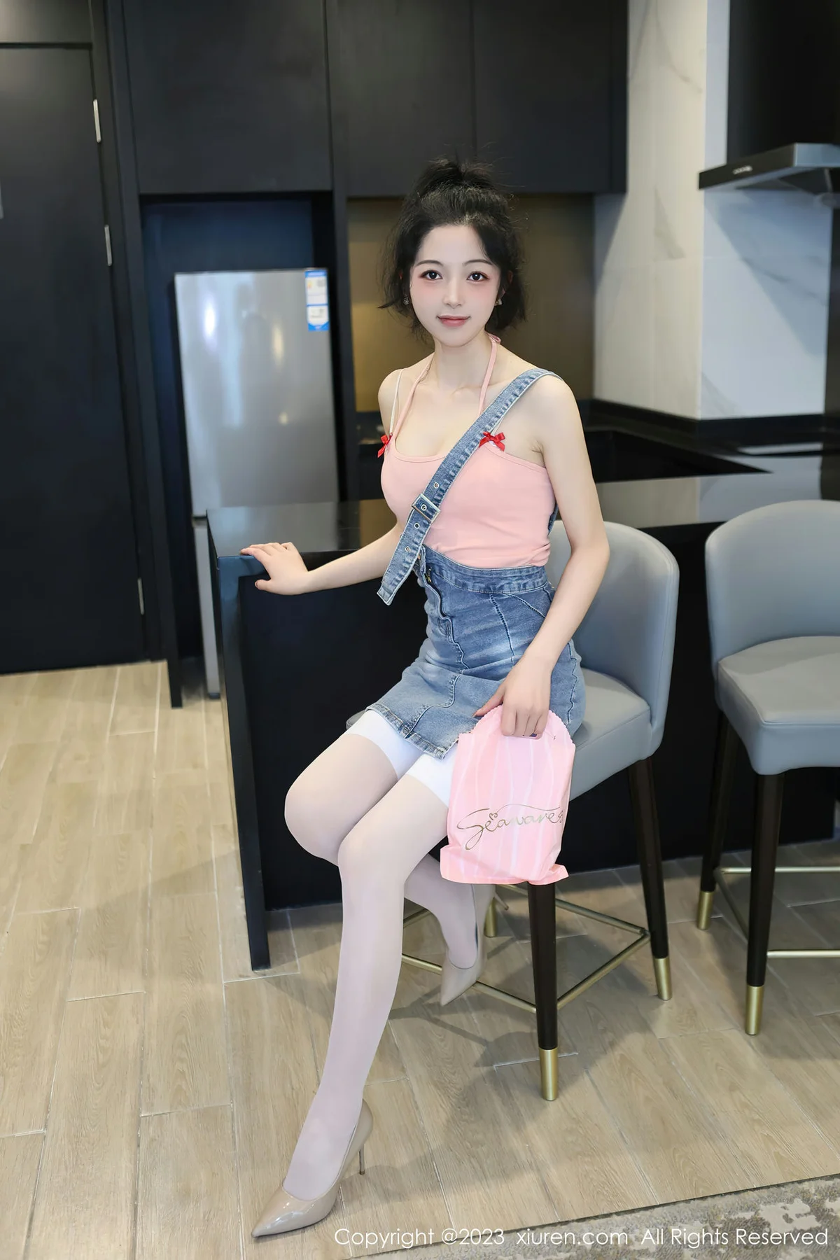 XiuRen 秀人 No.6816 茜茜Kimi 情趣护士服性感写真1 - 3