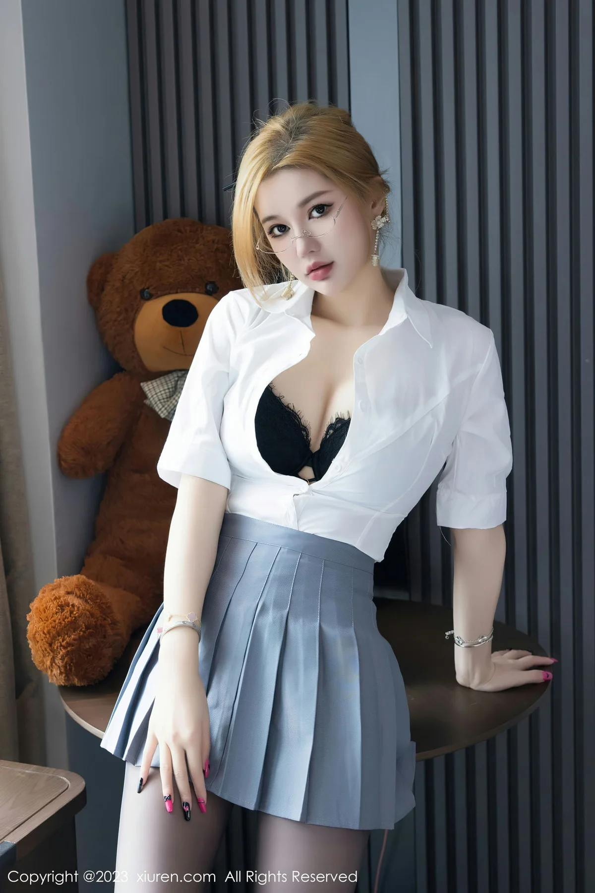 XiuRen 秀人 No.6836 杨可可coco 魅惑黑丝性感写真33 - 1