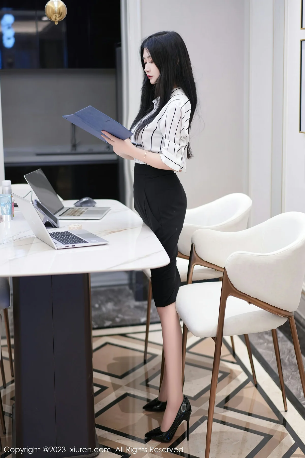 XiuRen 秀人 No.6845 laura阿娇 妩媚欲滴性感写真22 - 1