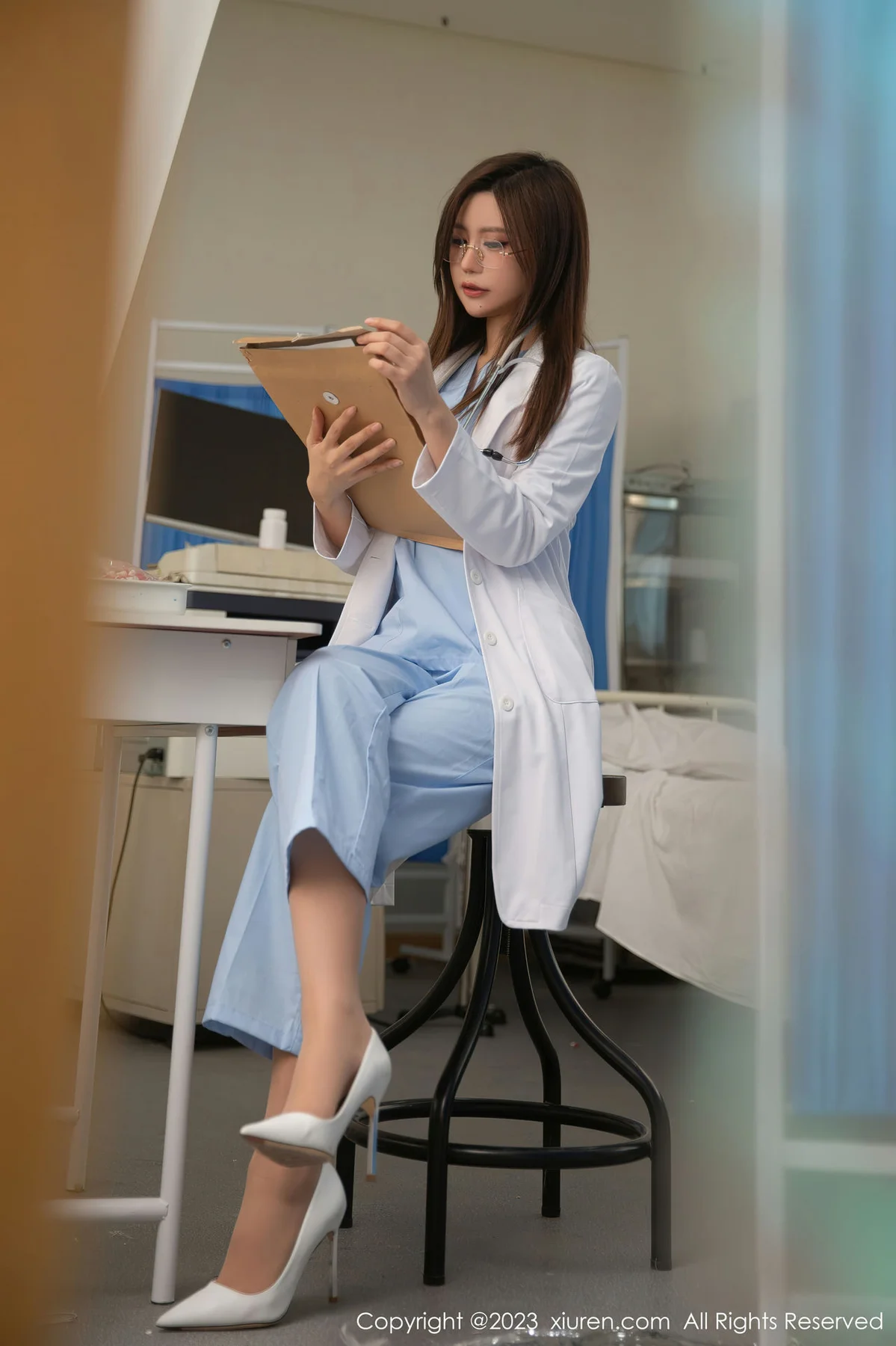 XiuRen 秀人 No.6849 绮里嘉ula 美女医生装扮性感写真1 - 3