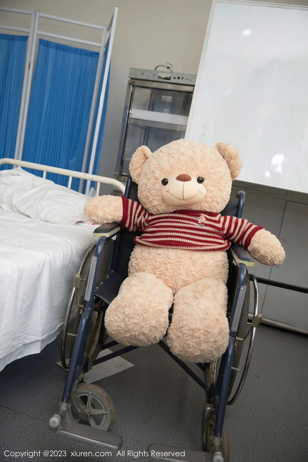 XiuRen 秀人 No.6849 绮里嘉ula 美女医生装扮性感写真1 - 1