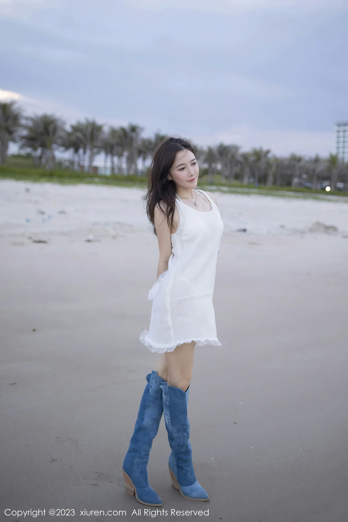 XiuRen 秀人 No.6852 鱼子酱Fish 白色比基尼巴厘岛旅拍1 - 2