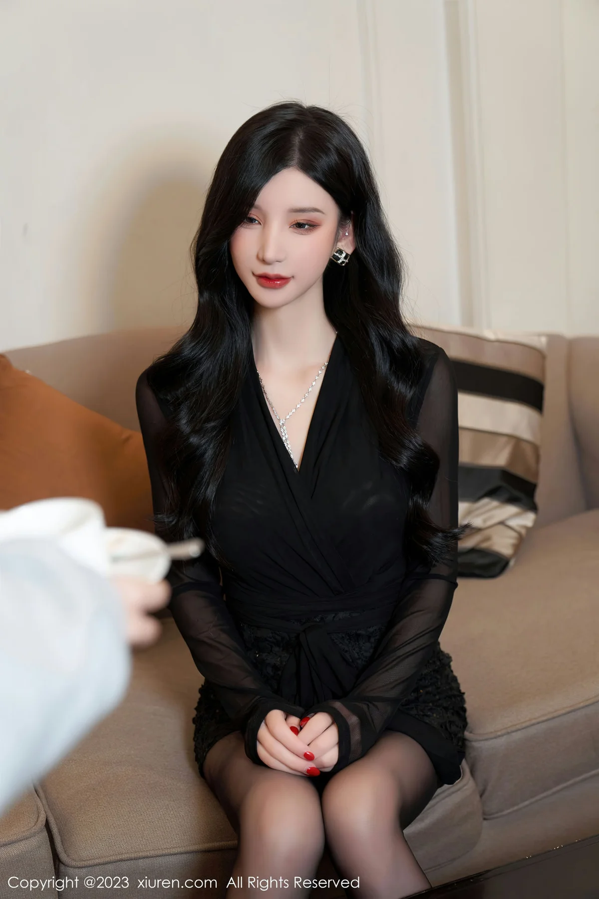 XiuRen 秀人 No.6853 周于希Sally 主题写真“”催情剂“2深圳-香港心愿旅拍 - 1