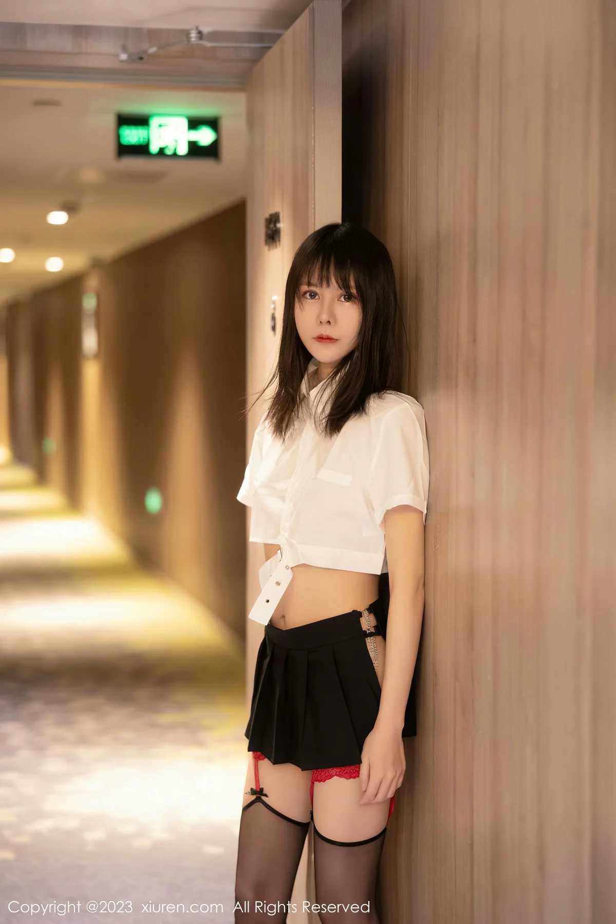 XiuRen 秀人 No.6862 甜佳佳 诱人短裙性感写真 - 3