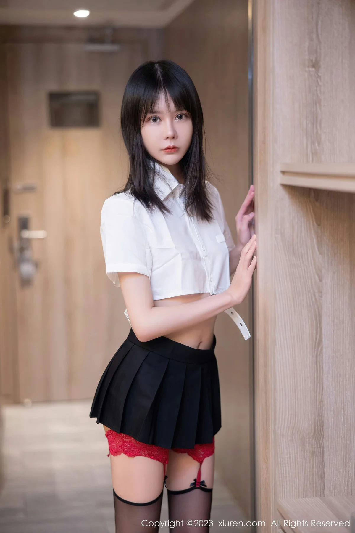 XiuRen 秀人 No.6862 甜佳佳 诱人短裙性感写真 - 8