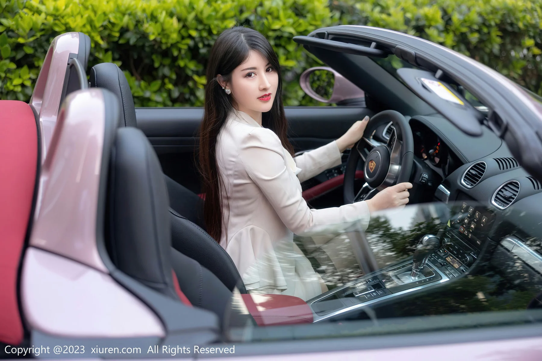 XiuRen 秀人 No.6879 诗诗kiki 魅惑黑丝性感写真1 - 3