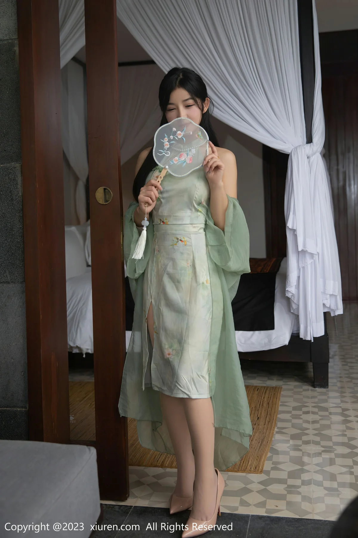 XiuRen 秀人 No.6880 谭小灵 古装薄纱水中场景拍摄1 - 3