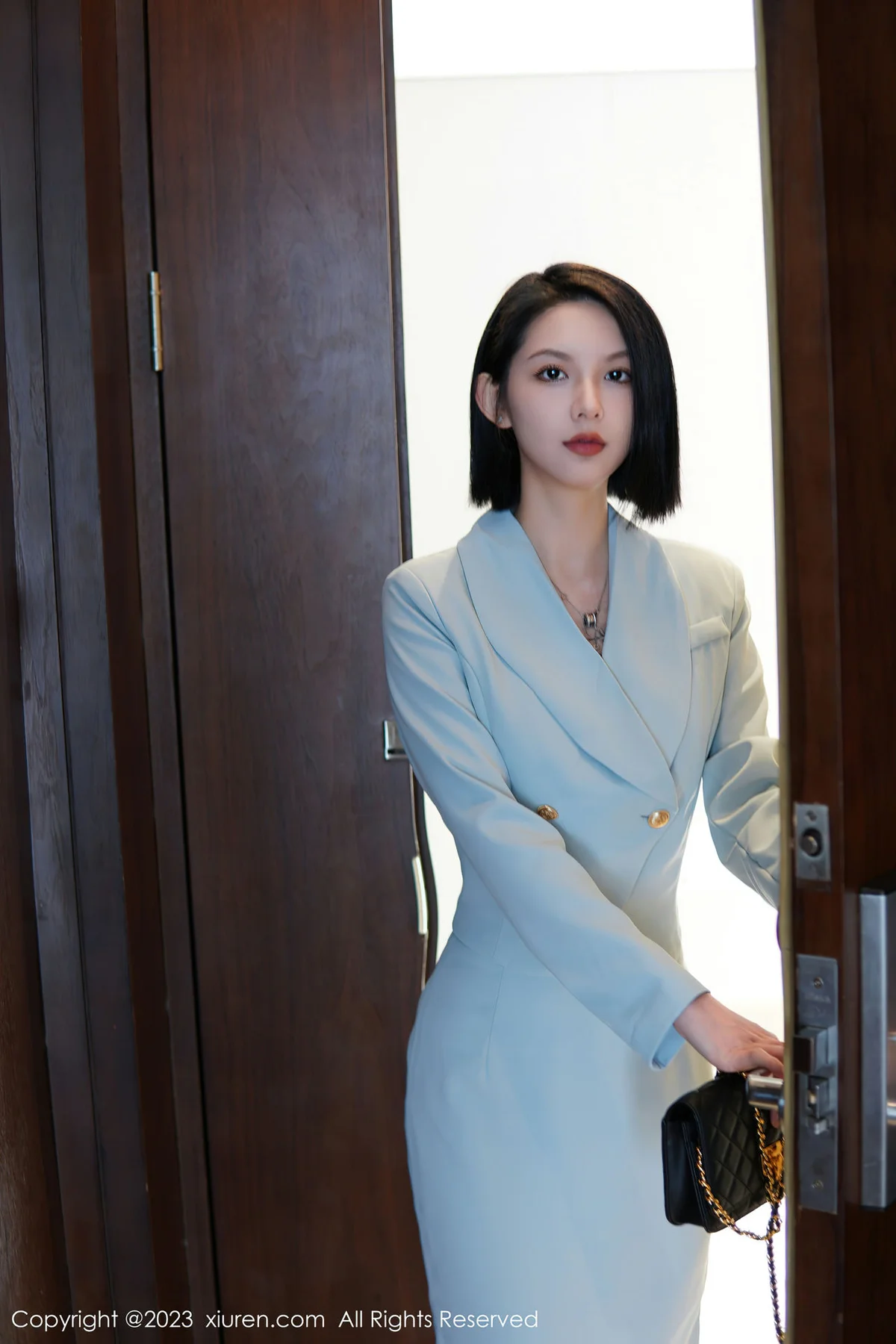 XiuRen 秀人 No.6885 乔一一 诱人原色丝袜性感写真 - 9