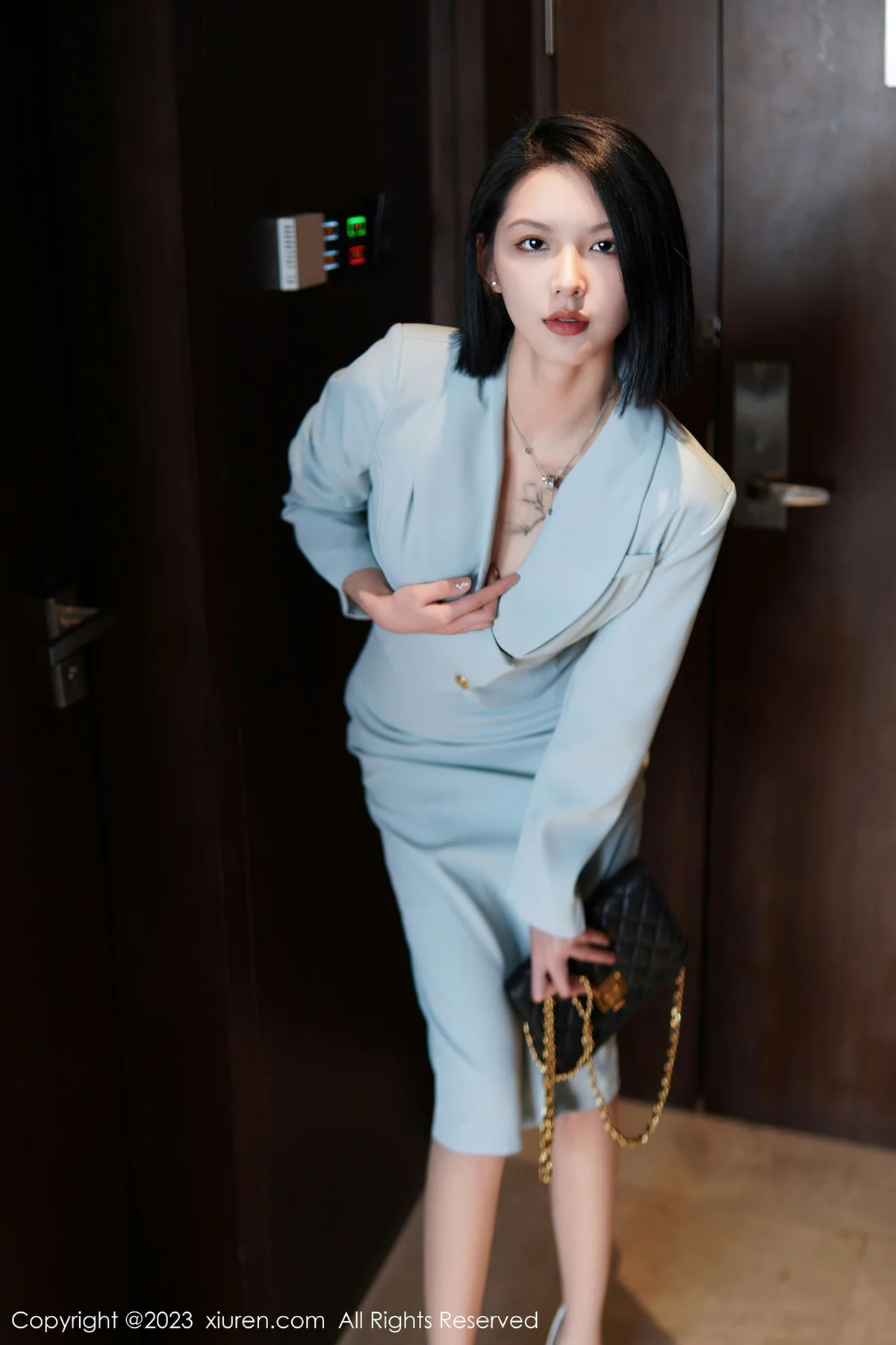 XiuRen 秀人 No.6885 乔一一 诱人原色丝袜性感写真 - 4