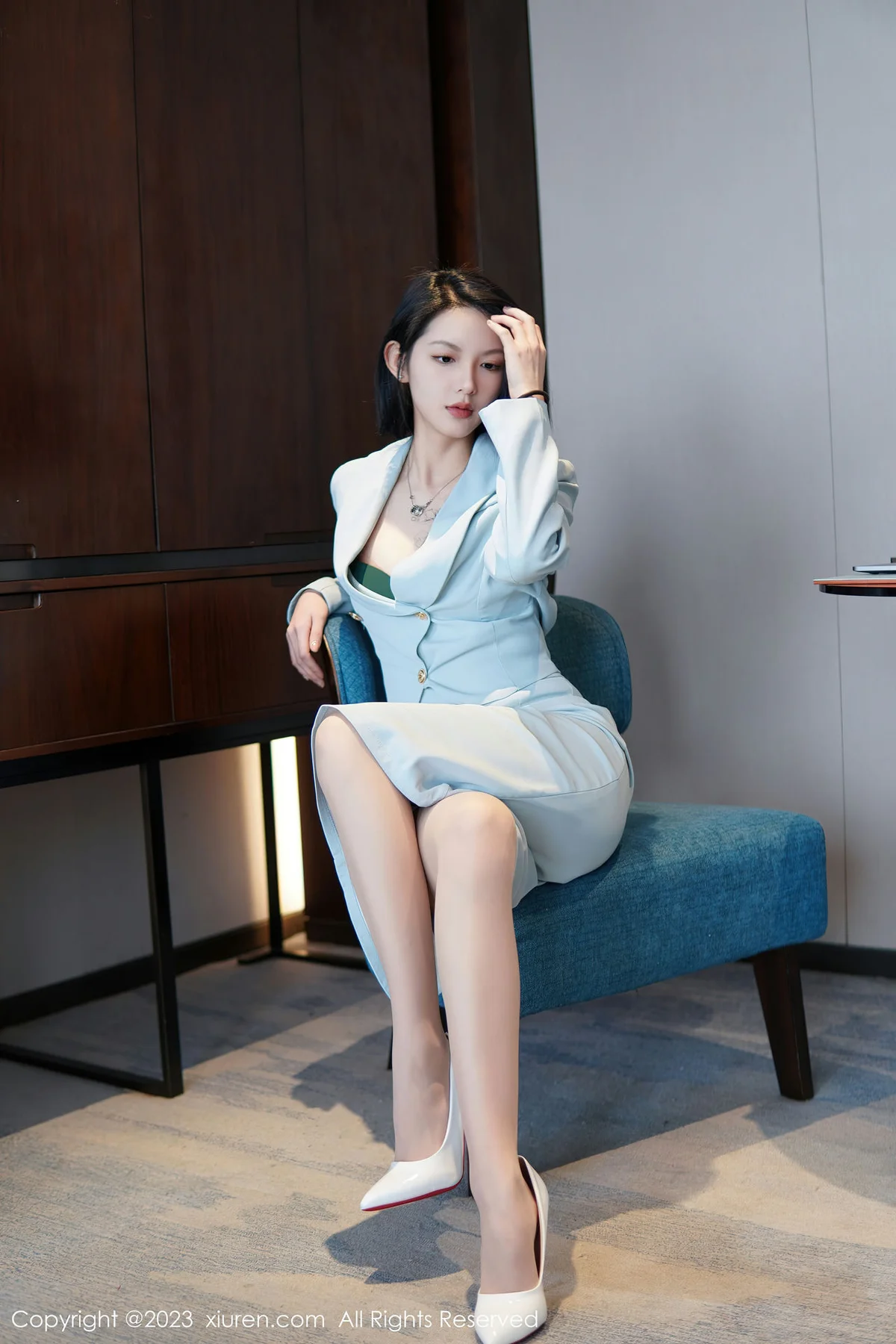 XiuRen 秀人 No.6885 乔一一 诱人原色丝袜性感写真 - 7