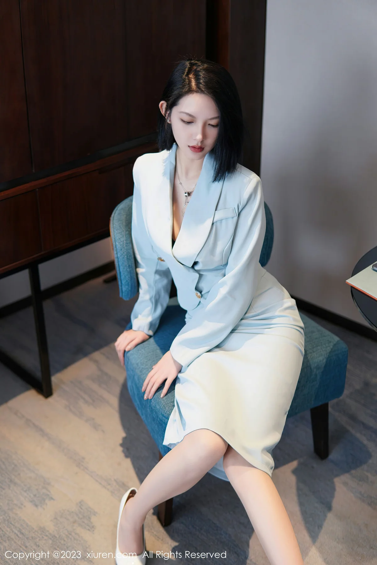 XiuRen 秀人 No.6885 乔一一 诱人原色丝袜性感写真 - 8