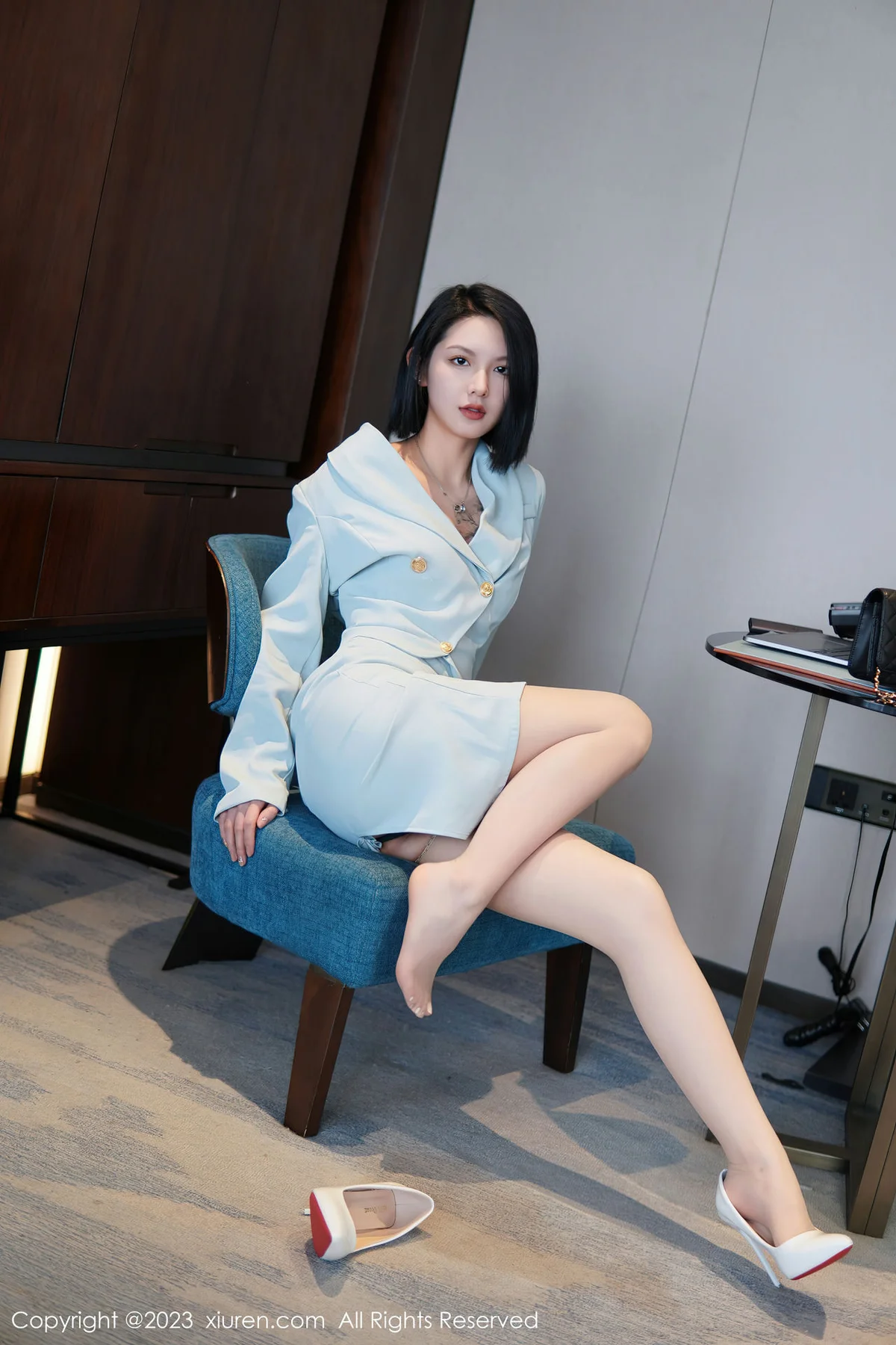 XiuRen 秀人 No.6885 乔一一 诱人原色丝袜性感写真 - 10