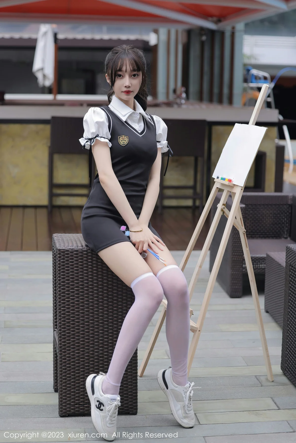 XiuRen 秀人 No.6889 玥儿玥er 黑色背带裙广州旅拍1 - 1