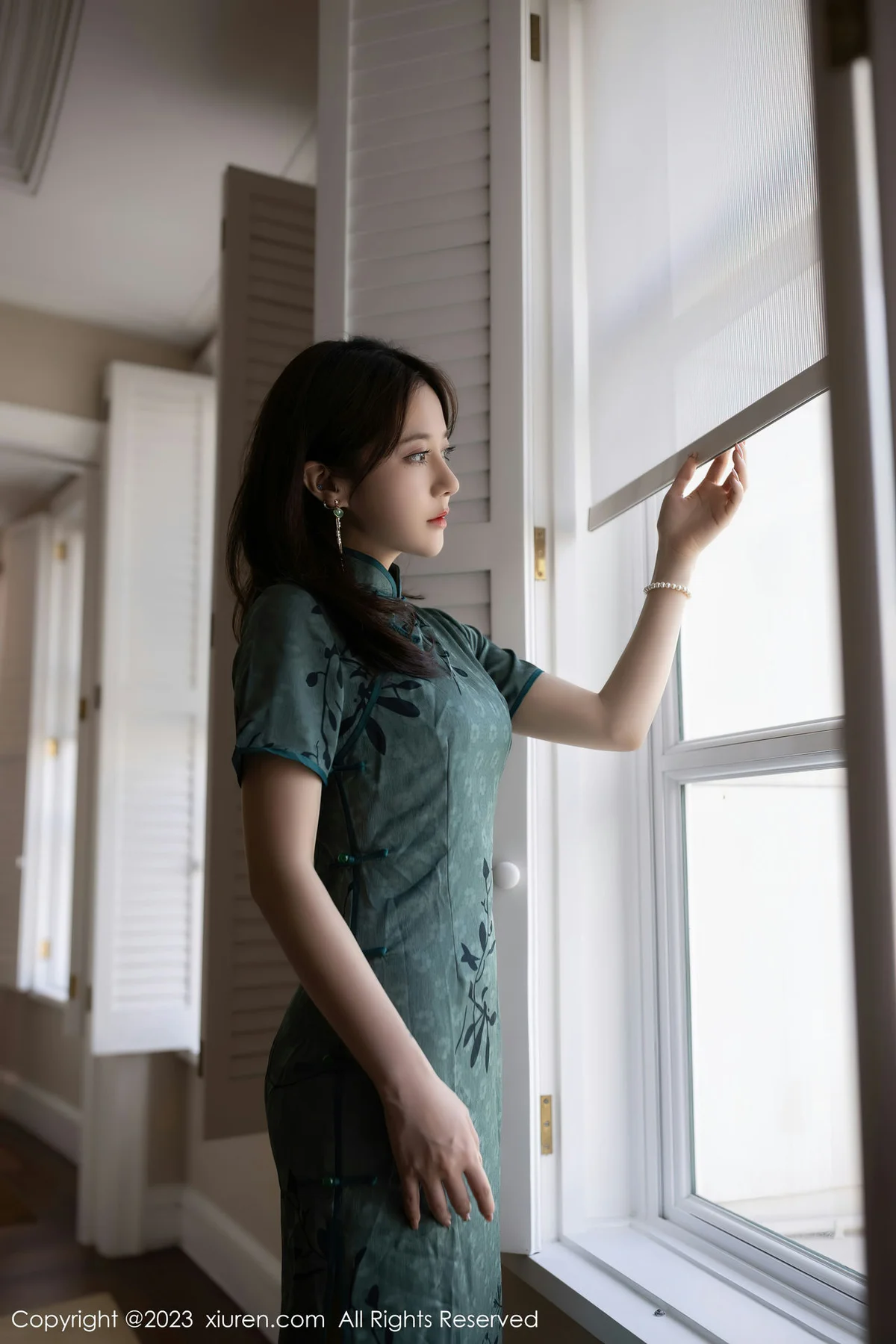 XiuRen 秀人 No.6893 鱼子酱Fish 旗袍写真巴厘岛旅拍1 - 1