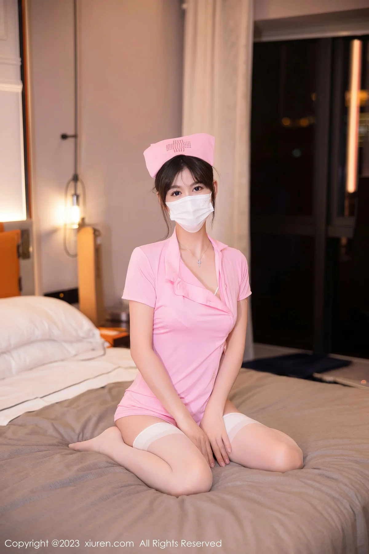 XiuRen 秀人 No.6910 李雅柔182CM 情趣护士服性感写真 - 4