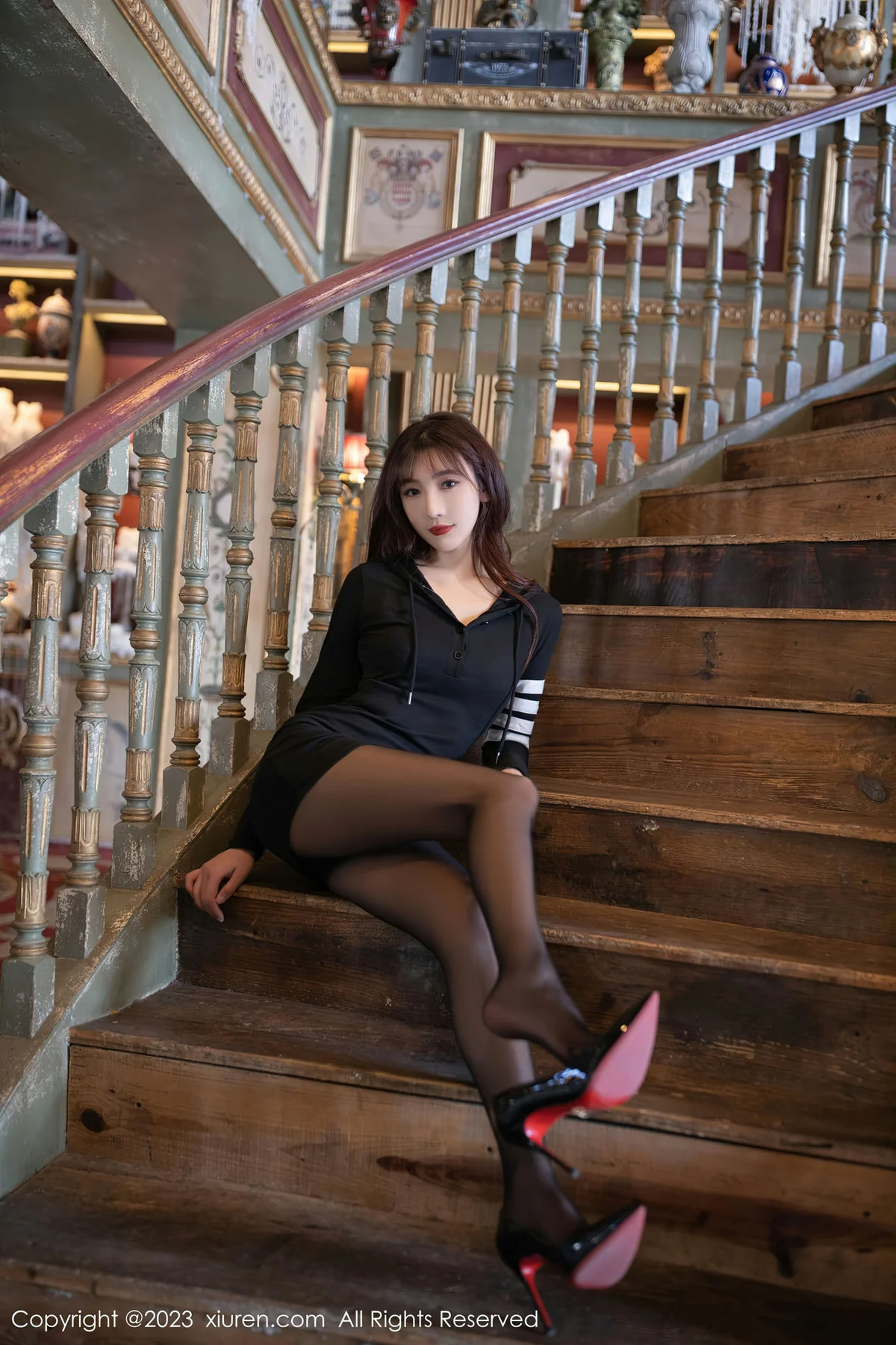 XiuRen 秀人 No.6925 陆萱萱 黑色运动裙性感写真1 - 5