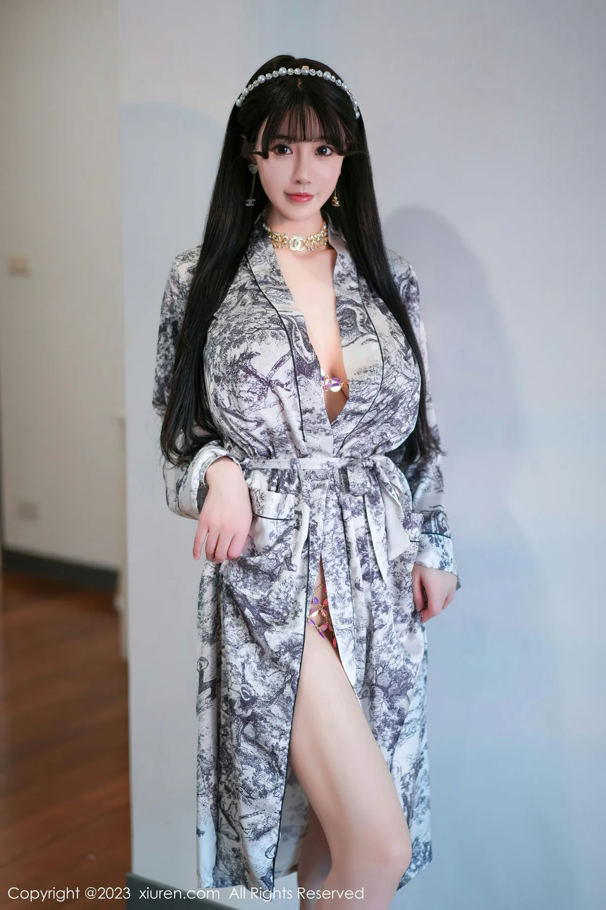 XiuRen 秀人 No.6932 朱可儿Flora 灰色睡袍性感写真 - 2