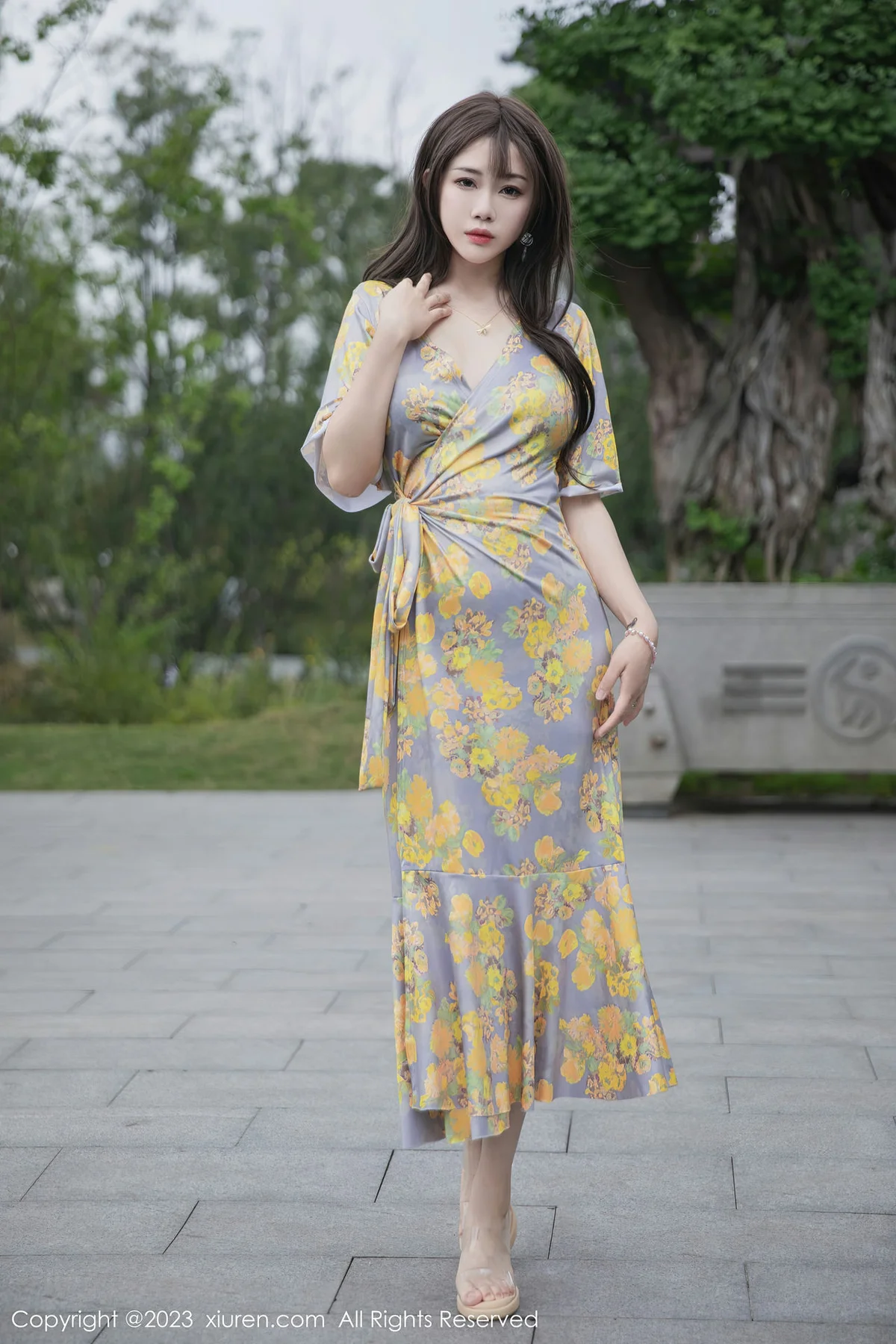 XiuRen 秀人 No.6949 严利娅Yuliya 黄灰色睡裙性感写真2 - 10