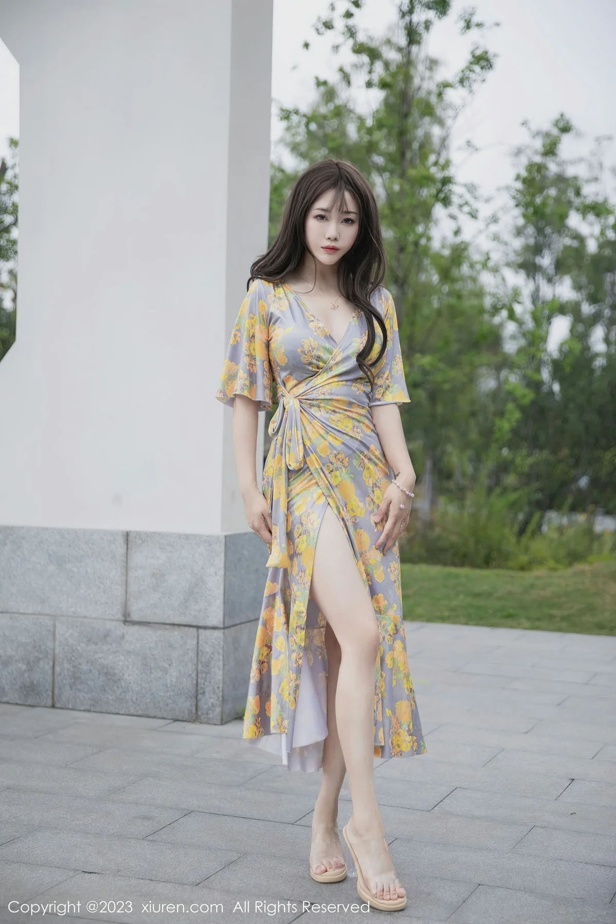 XiuRen 秀人 No.6949 严利娅Yuliya 黄灰色睡裙性感写真2 - 3