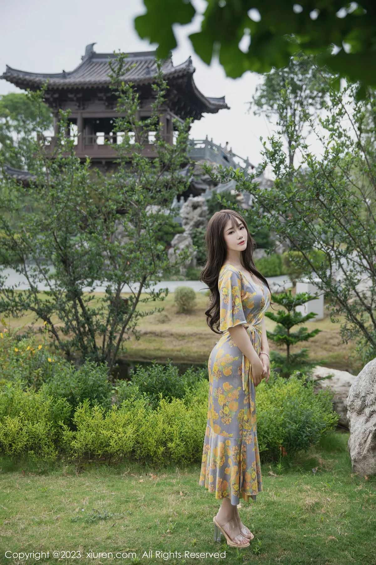 XiuRen 秀人 No.6949 严利娅Yuliya 黄灰色睡裙性感写真2 - 10