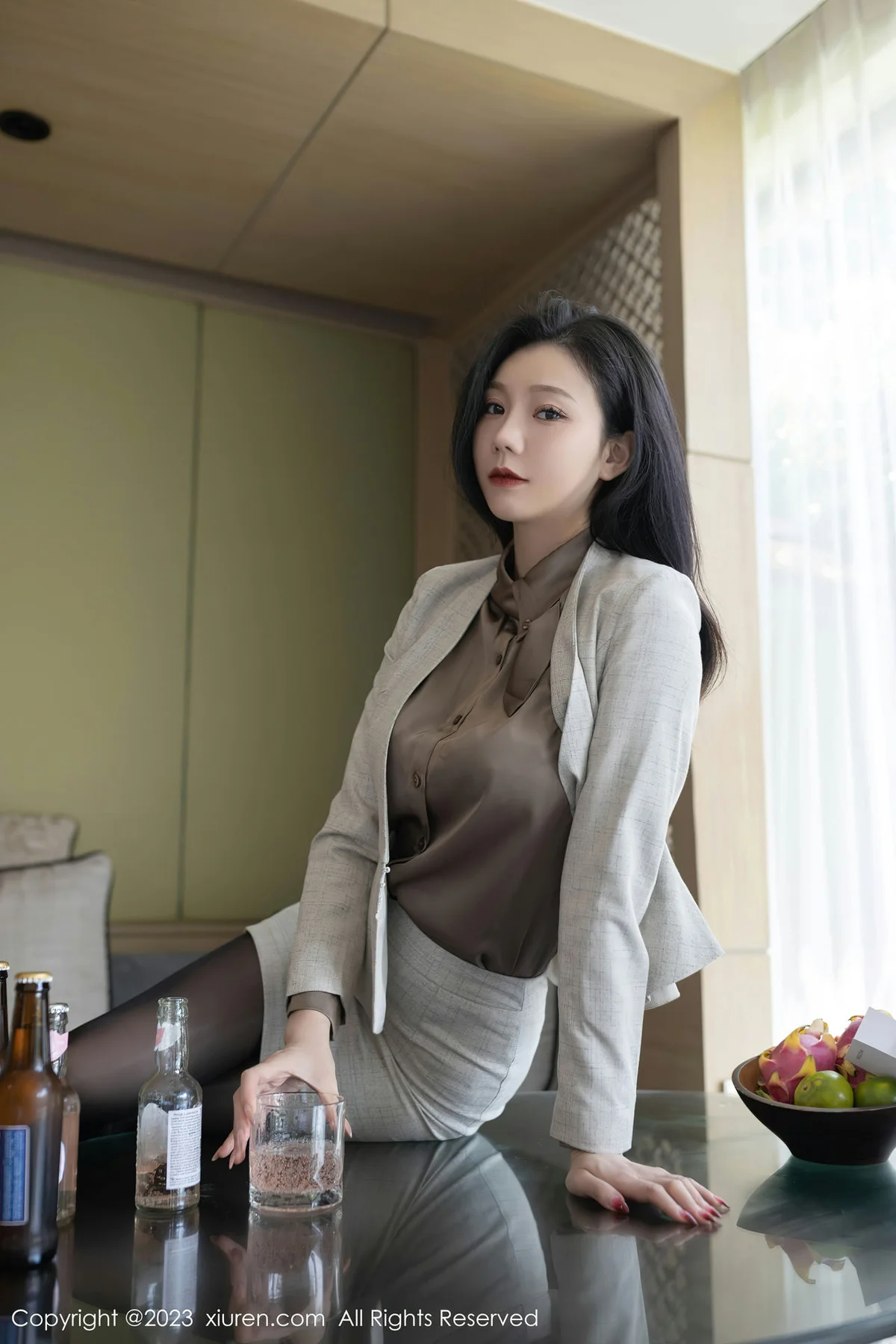 XiuRen 秀人 No.6951 安然anran 灰色职业Ol泰国旅拍1 - 7