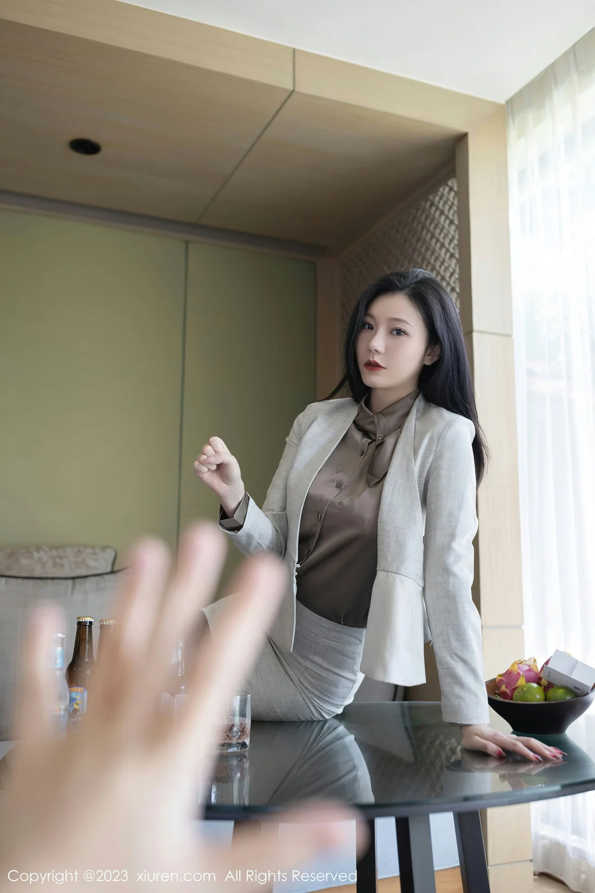 XiuRen 秀人 No.6951 安然anran 灰色职业Ol泰国旅拍1 - 9