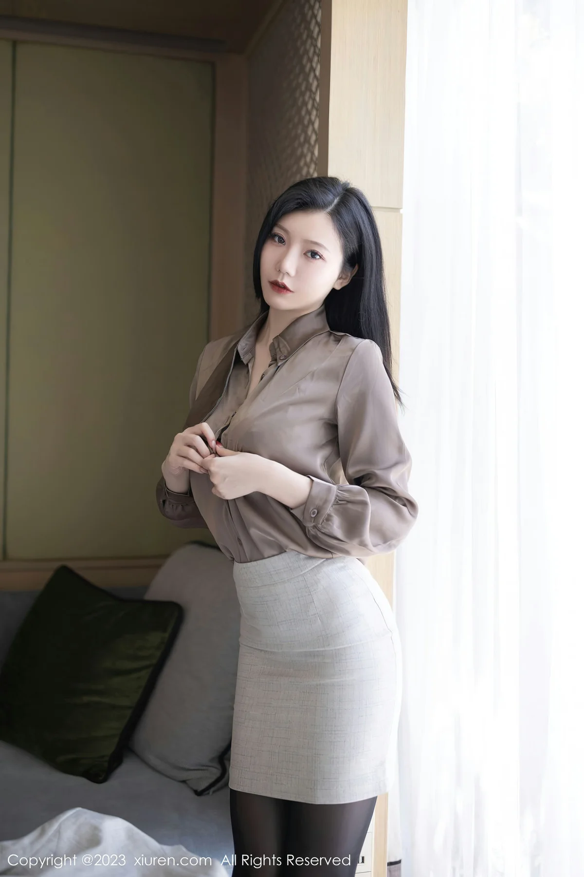 XiuRen 秀人 No.6951 安然anran 灰色职业Ol泰国旅拍1 - 10