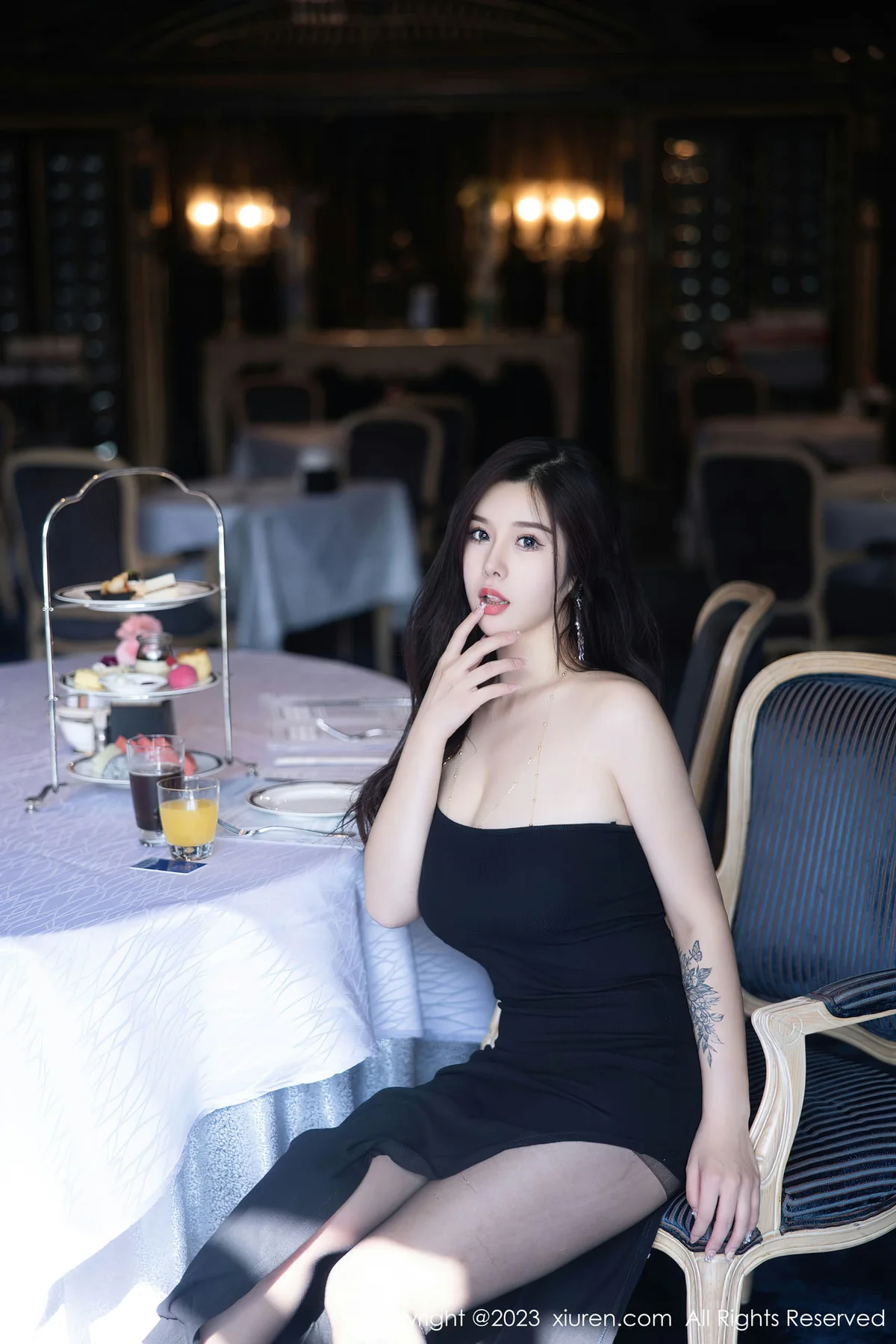 XiuRen 秀人 No.6973 周思乔Betty巨乳黑色露肩短裙性感私房2 - 4