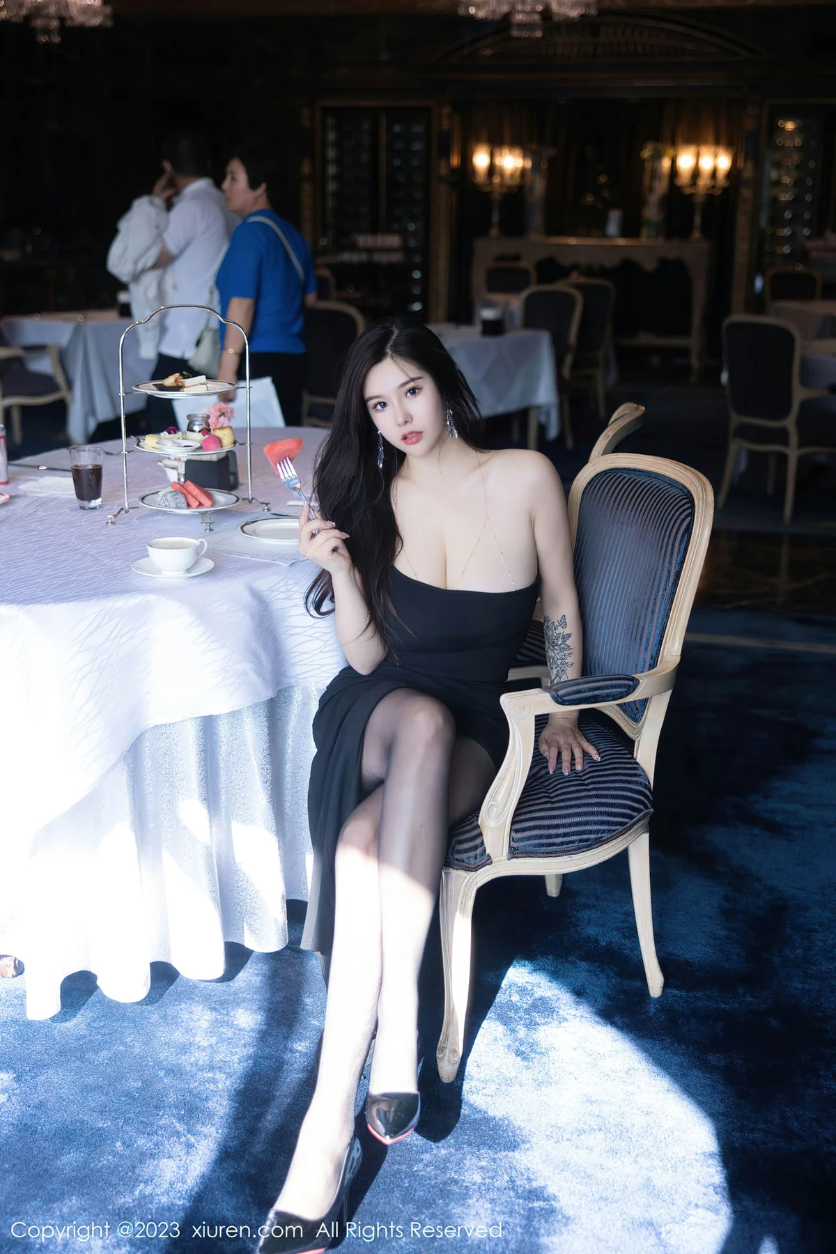 XiuRen 秀人 No.6973 周思乔Betty巨乳黑色露肩短裙性感私房2 - 7