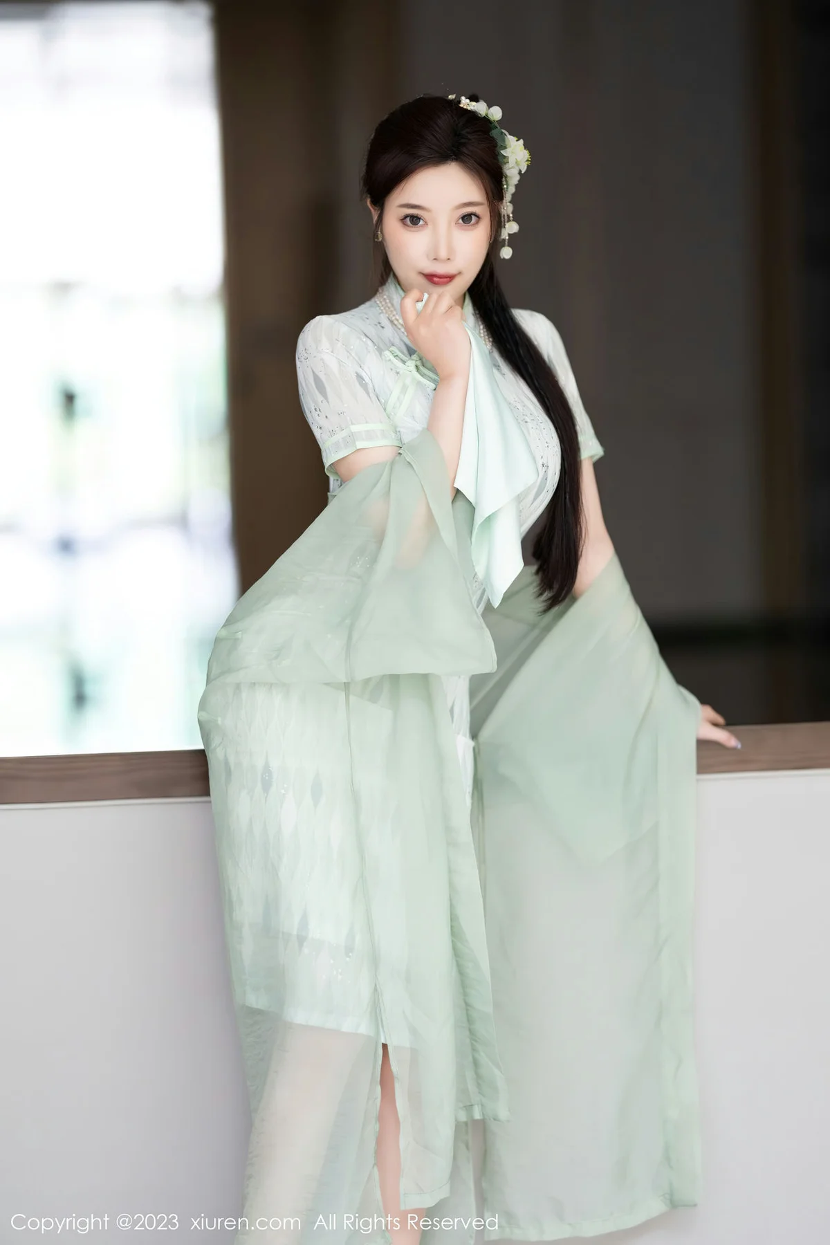 XiuRen 秀人 No.6983 杨晨晨Yome 淡绿色旗袍性感写真 - 10