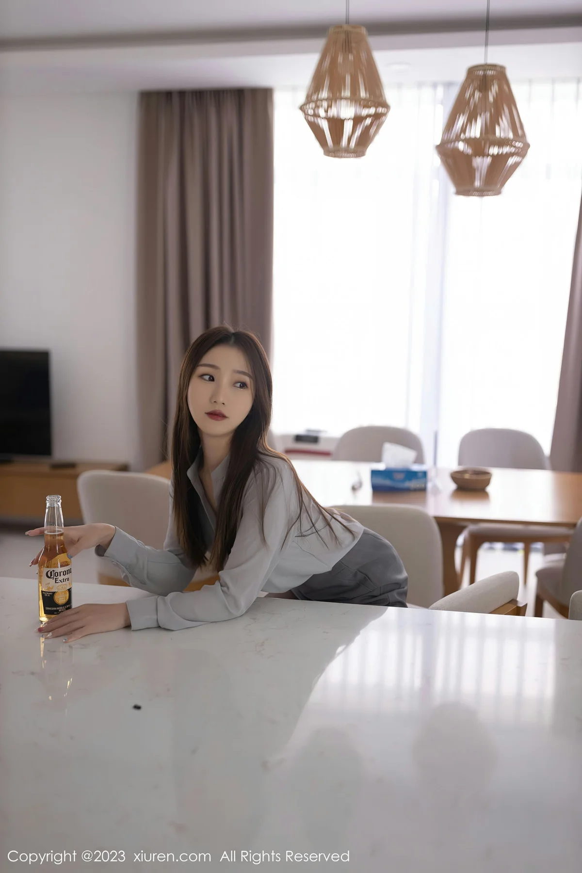 XiuRen 秀人 No.6989 杏子Yada “醉酒”主题拍摄性感写真1 - 1