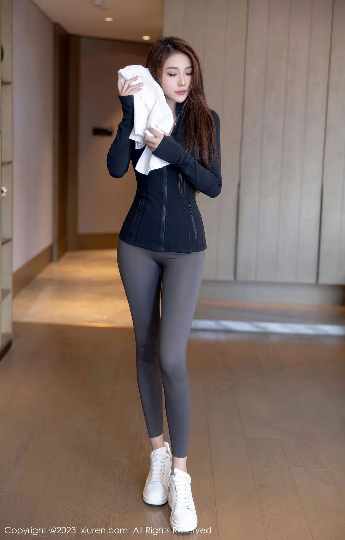 XiuRen 秀人 No.7001 汐汐baby 运动裤性感写真1 - 4