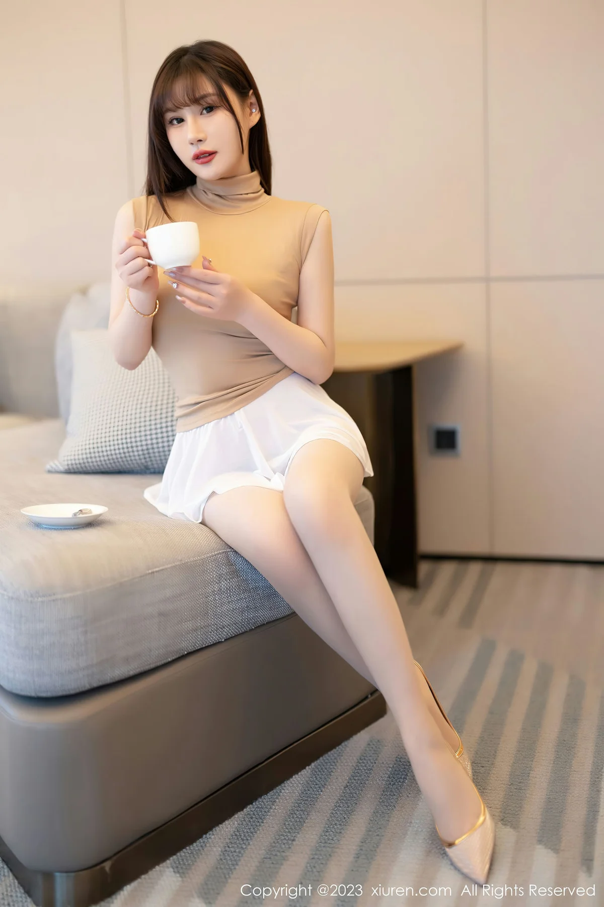 XiuRen 秀人 No.7013 张欣欣 诱人原色丝袜海南岛旅拍3 - 7